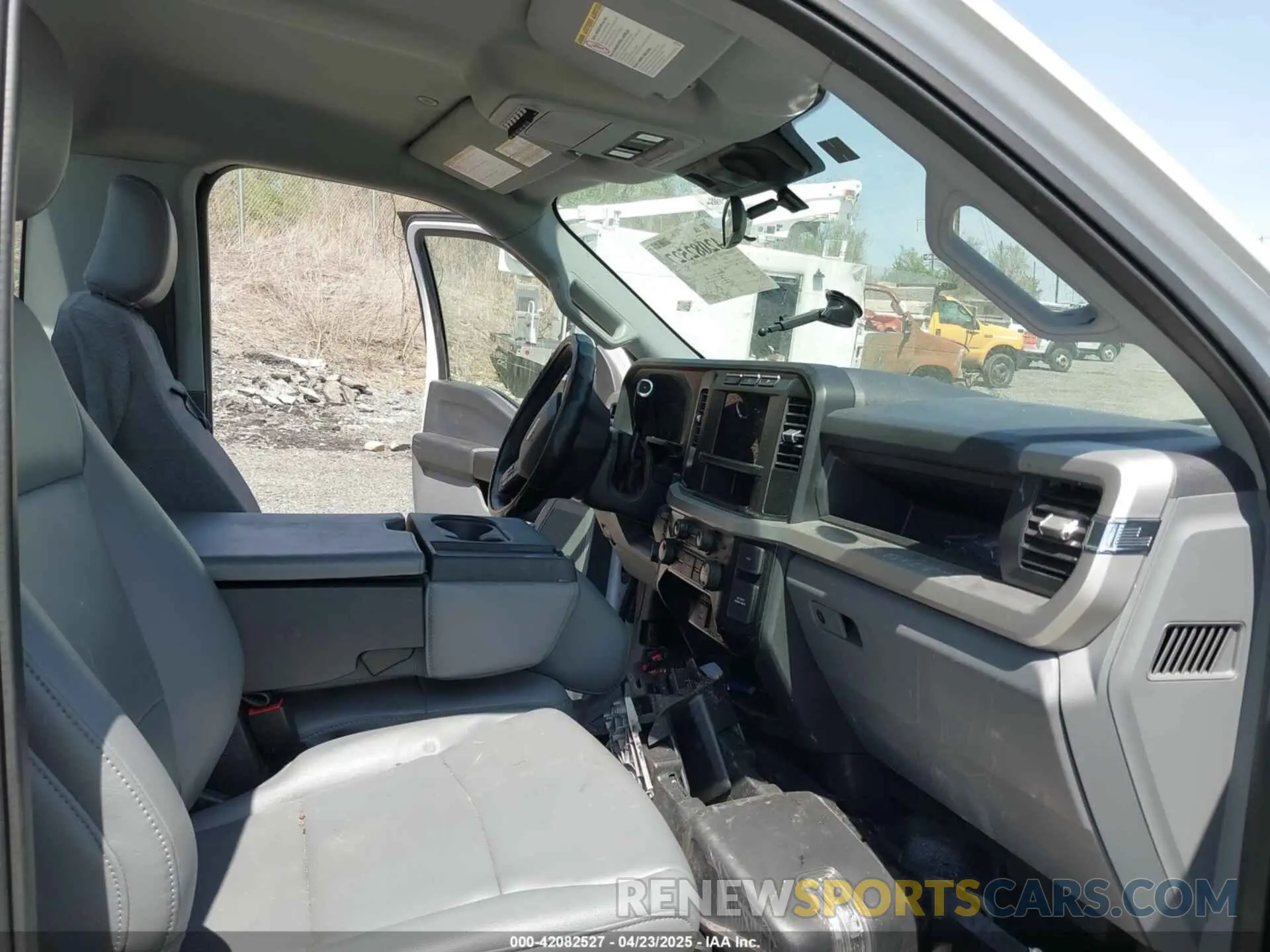6 Photograph of a damaged car 1FDRF3GT3PEC64023 FORD F-350 CHASSIS 2023