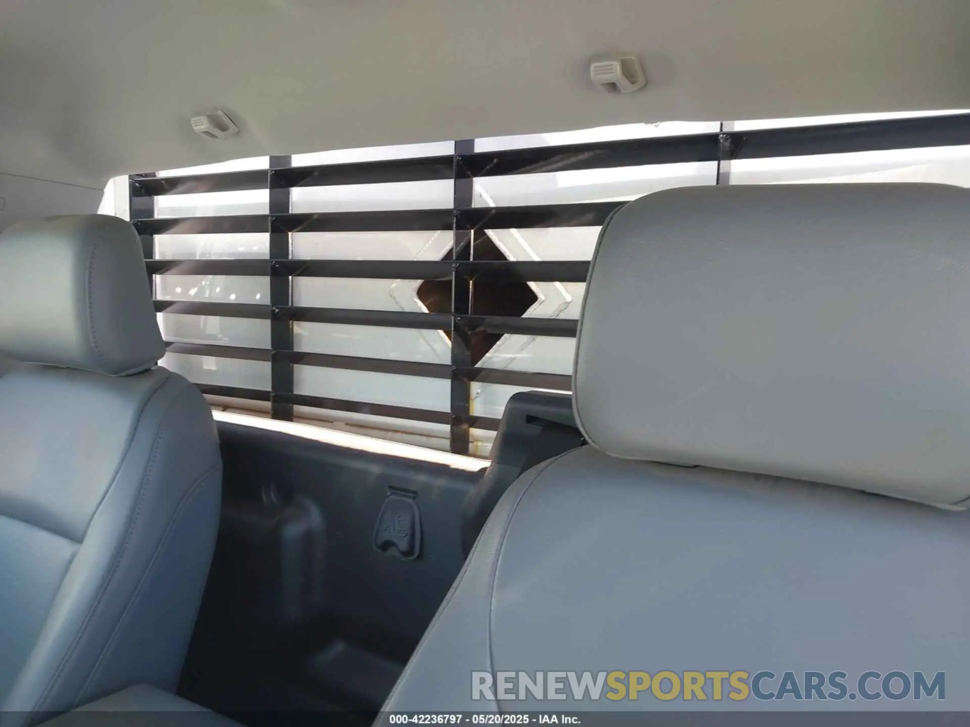 6 Photograph of a damaged car 1FDRF3HN2PDA11989 FORD F-350 CHASSIS 2023