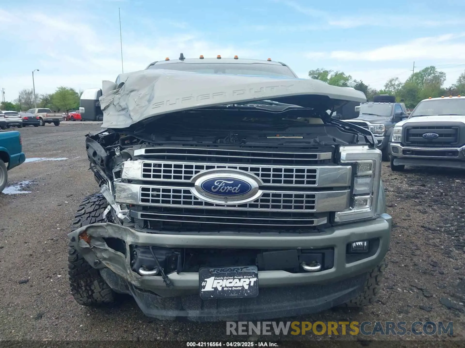 13 Photograph of a damaged car 1FT8W4DT8KEF64207 FORD F-450 2019