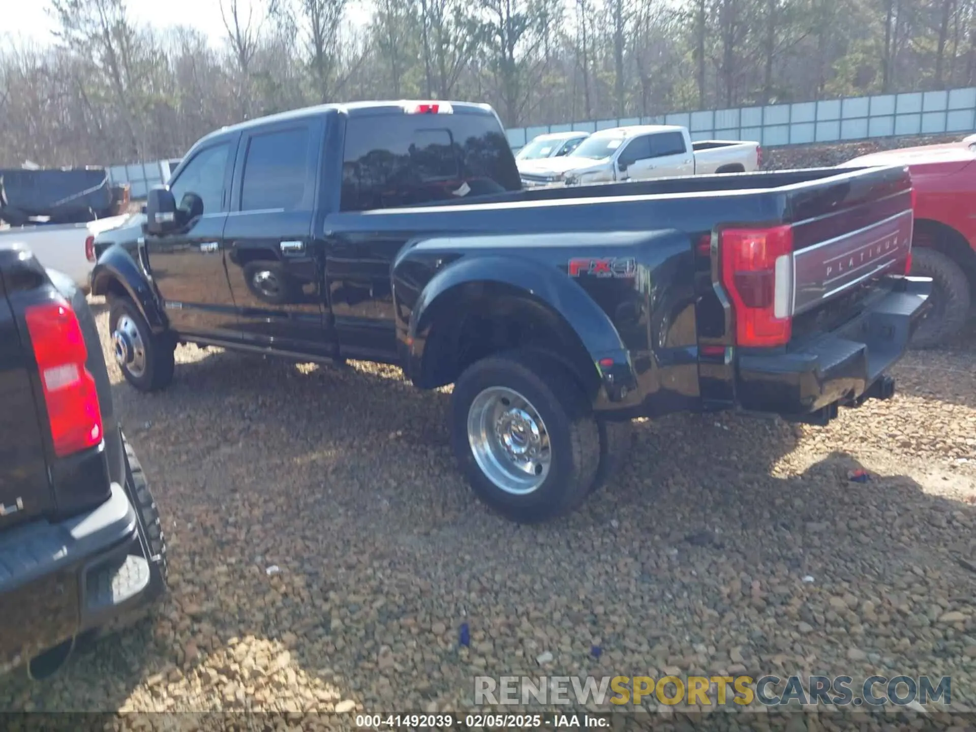 15 Photograph of a damaged car 1FT8W4DT9KED63268 FORD F-450 2019