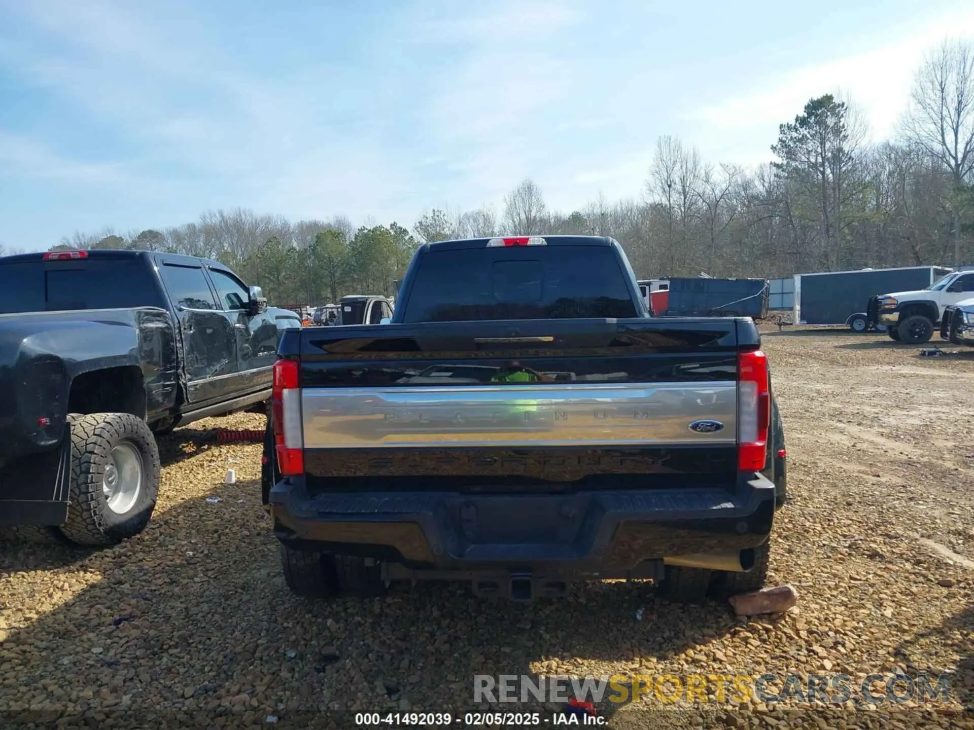 16 Photograph of a damaged car 1FT8W4DT9KED63268 FORD F-450 2019