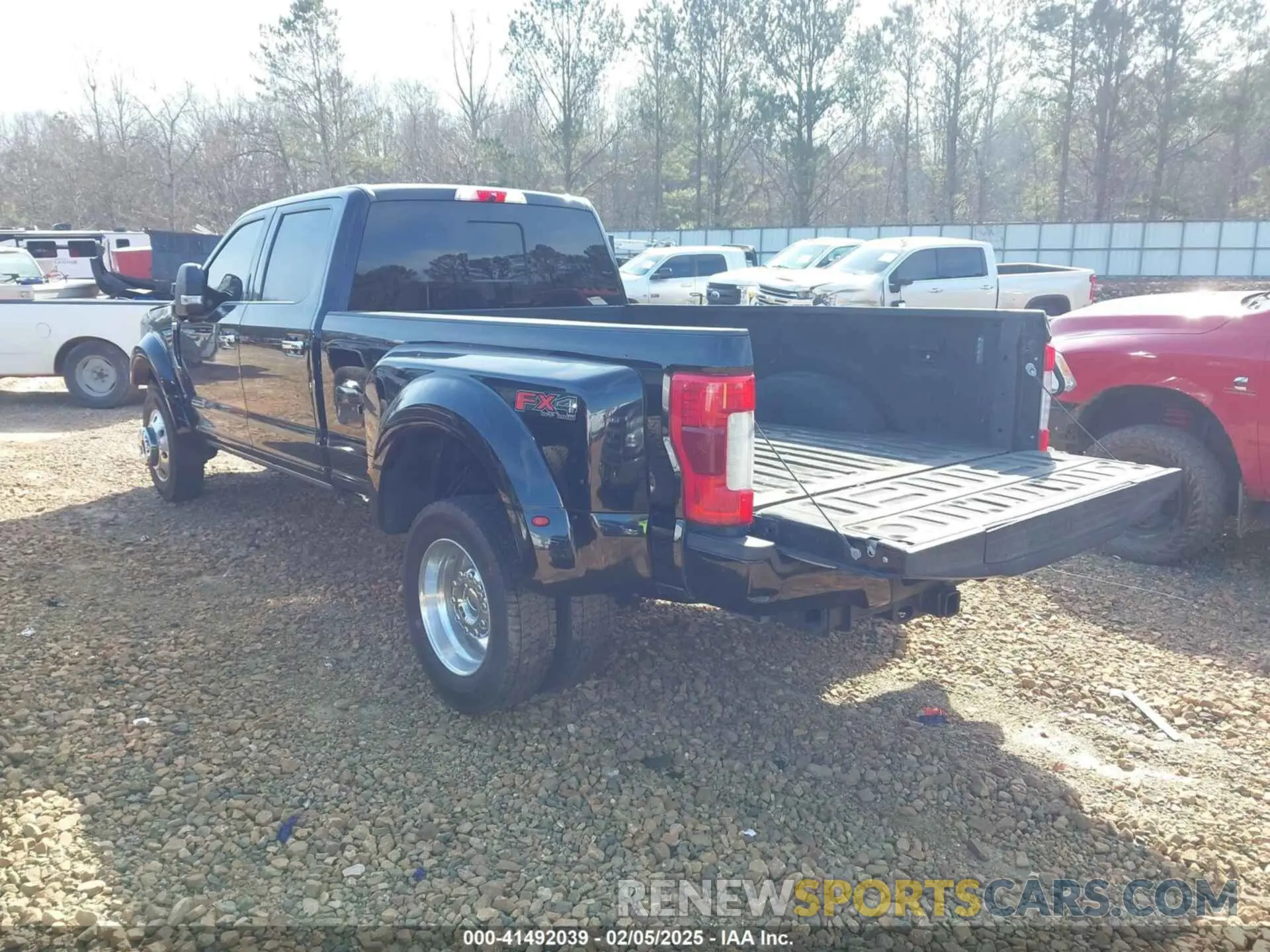 3 Photograph of a damaged car 1FT8W4DT9KED63268 FORD F-450 2019