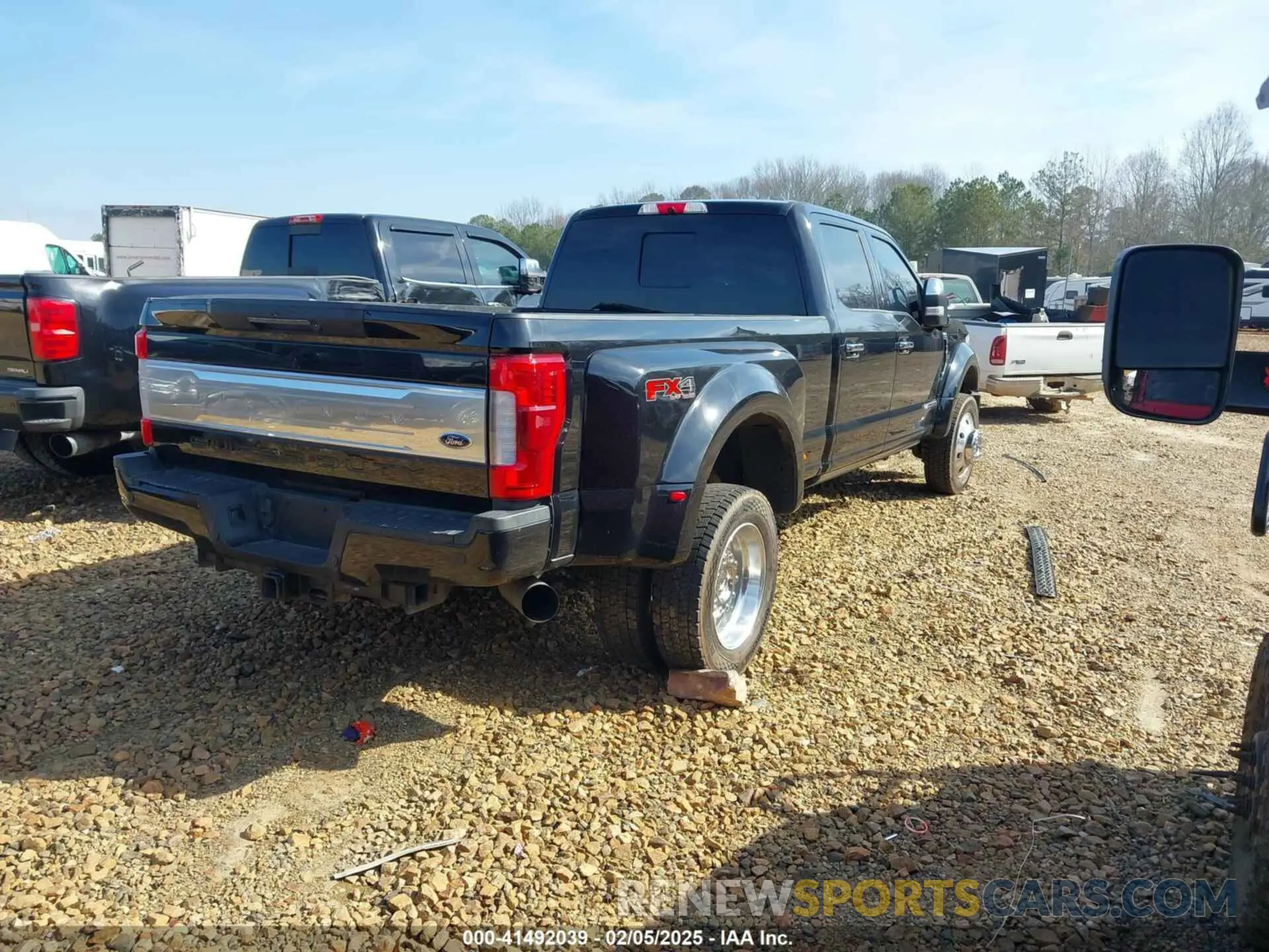 4 Photograph of a damaged car 1FT8W4DT9KED63268 FORD F-450 2019