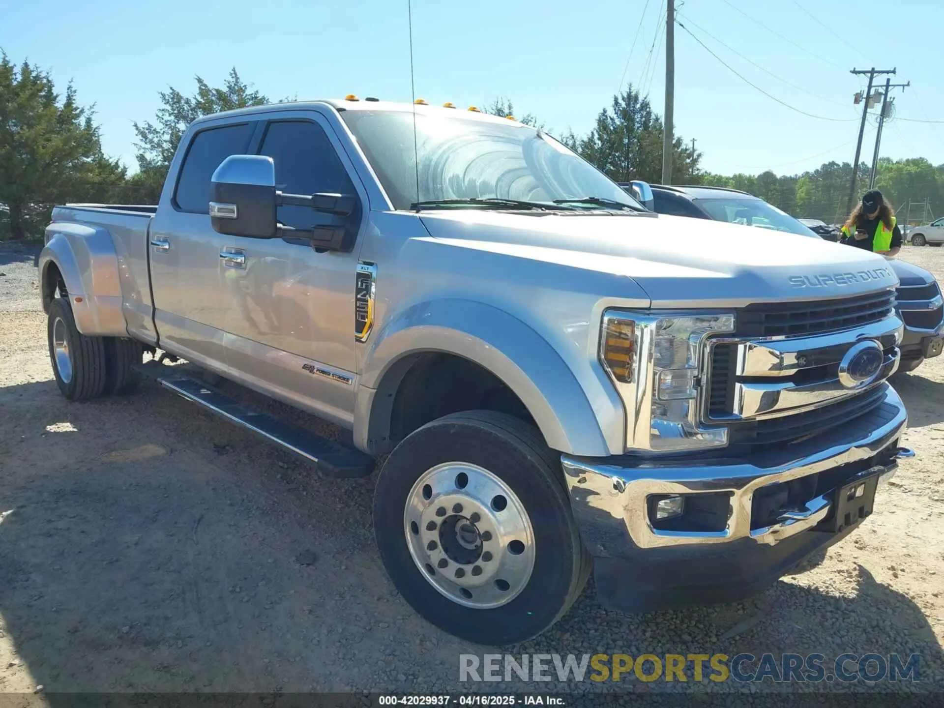 1 Photograph of a damaged car 1FT8W4DTXKED98675 FORD F-450 2019