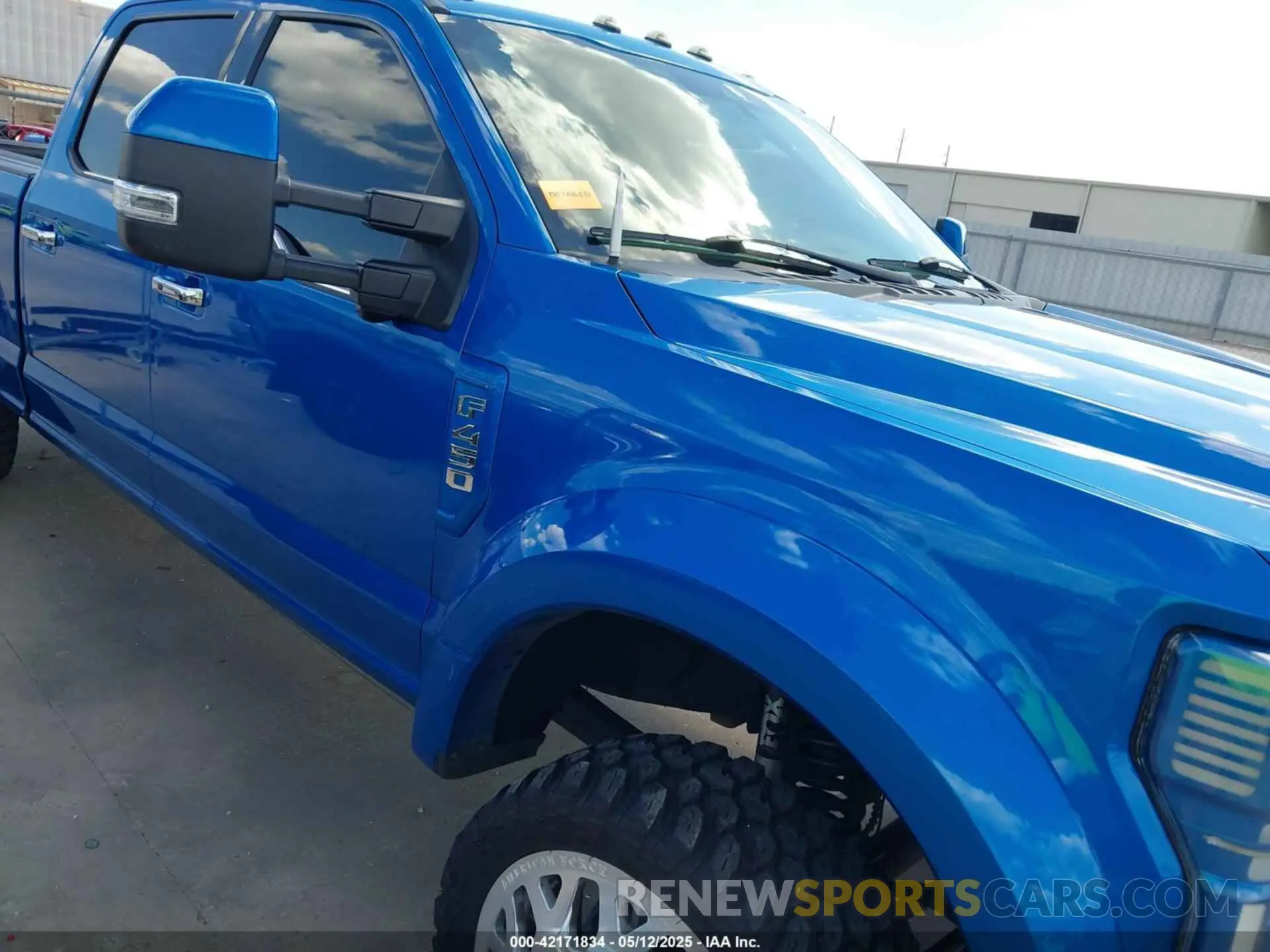 11 Photograph of a damaged car 1FT8W4DT8LEC42068 FORD F-450 2020