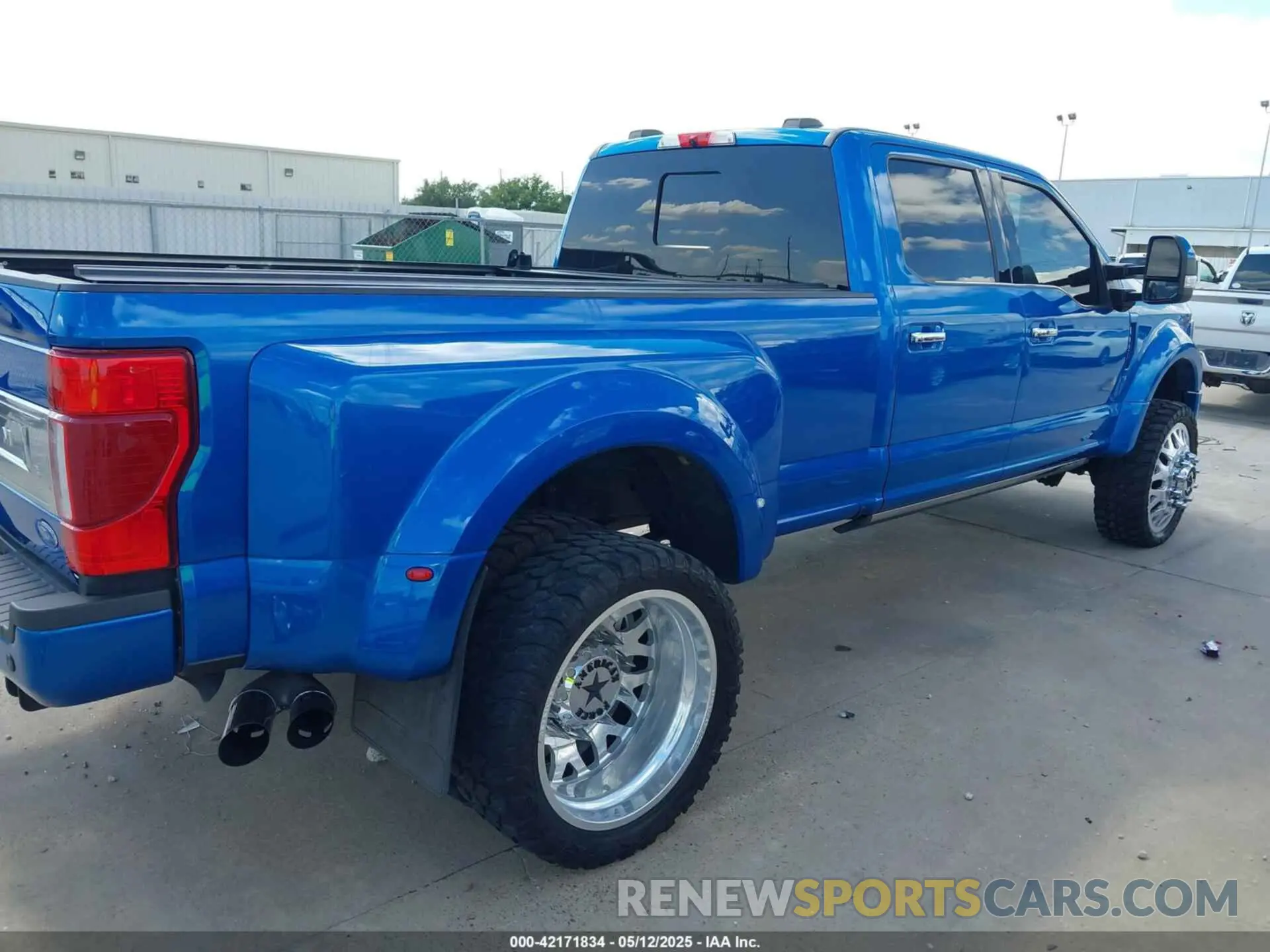 4 Photograph of a damaged car 1FT8W4DT8LEC42068 FORD F-450 2020