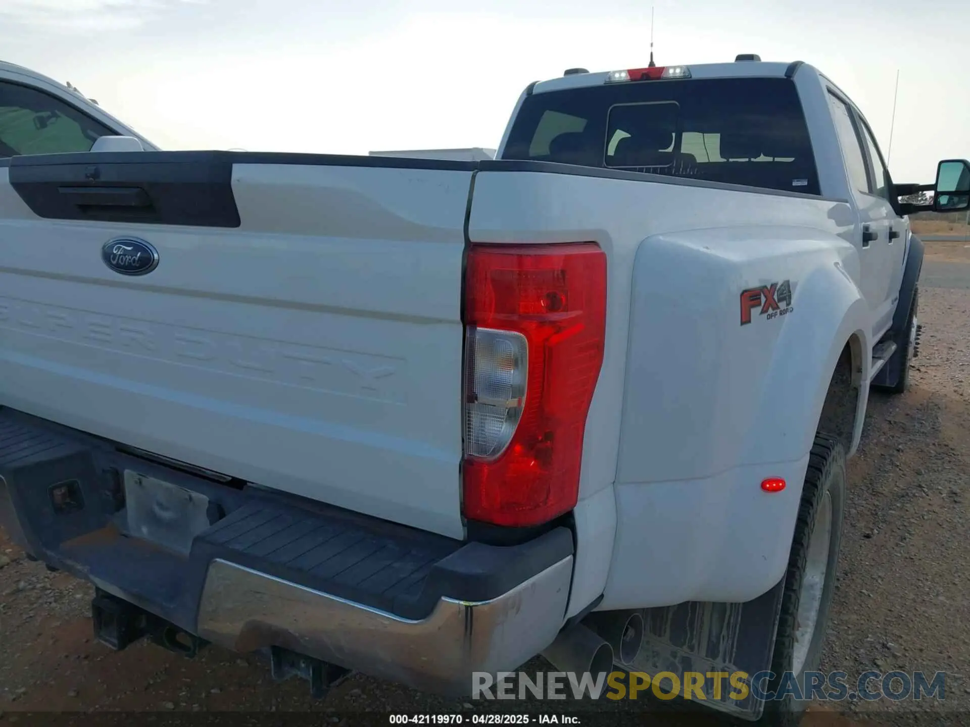 4 Photograph of a damaged car 1FT8W4DT0MED47852 FORD F-450 2021