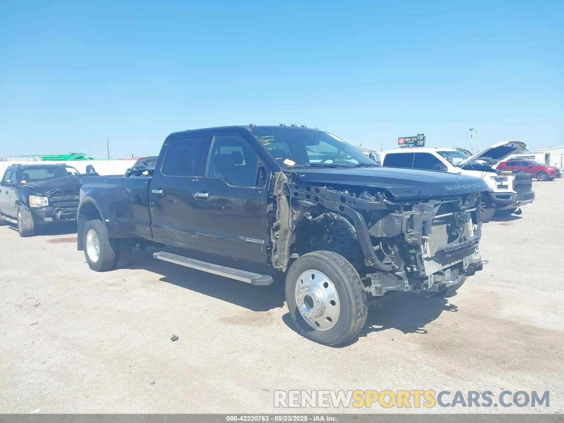 11 Photograph of a damaged car 1FT8W4DT0NED59517 FORD F-450 2022