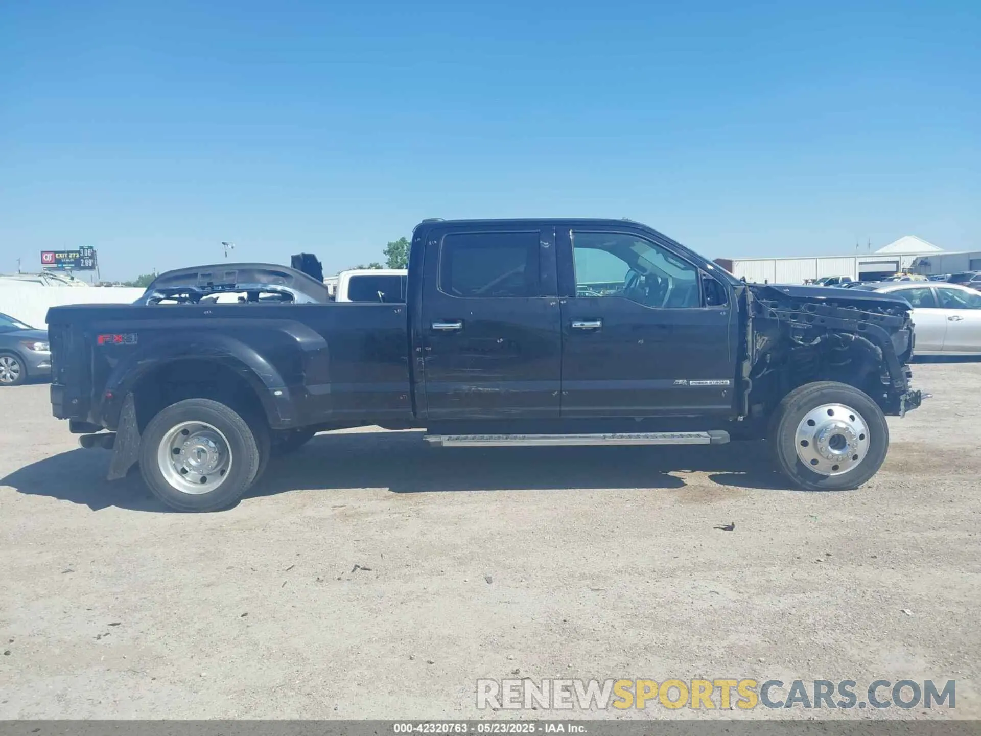 13 Photograph of a damaged car 1FT8W4DT0NED59517 FORD F-450 2022