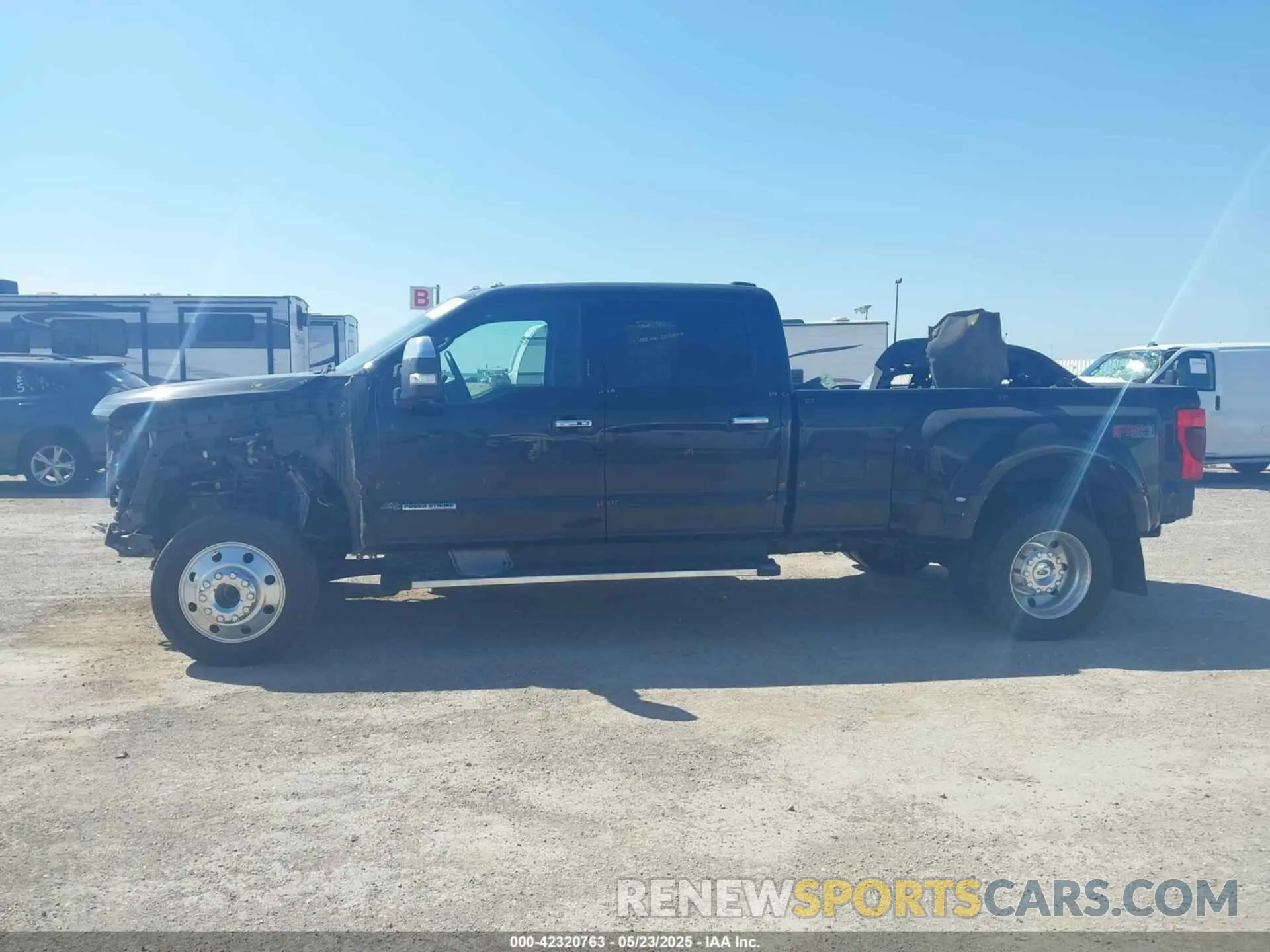14 Photograph of a damaged car 1FT8W4DT0NED59517 FORD F-450 2022