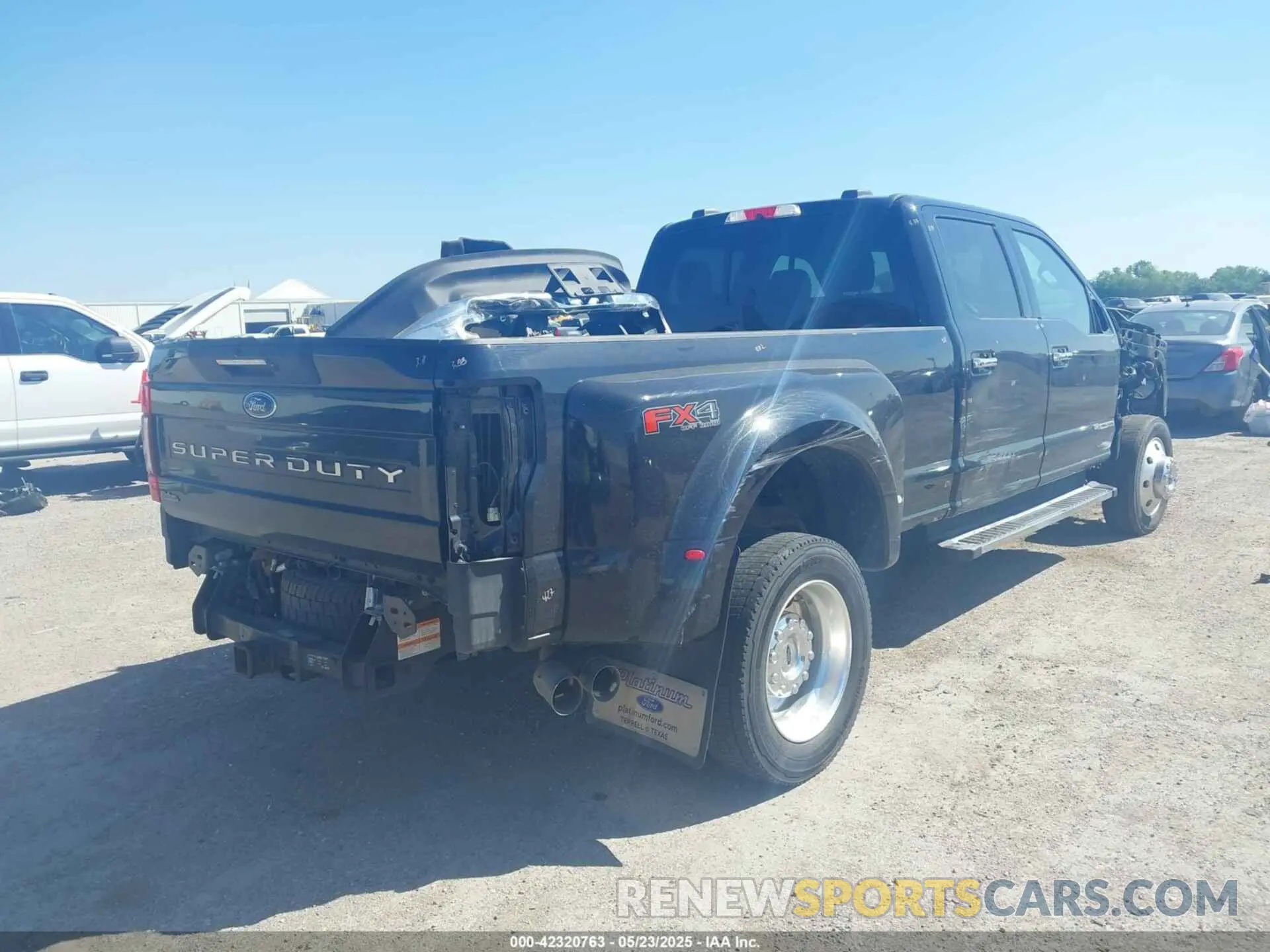 4 Photograph of a damaged car 1FT8W4DT0NED59517 FORD F-450 2022