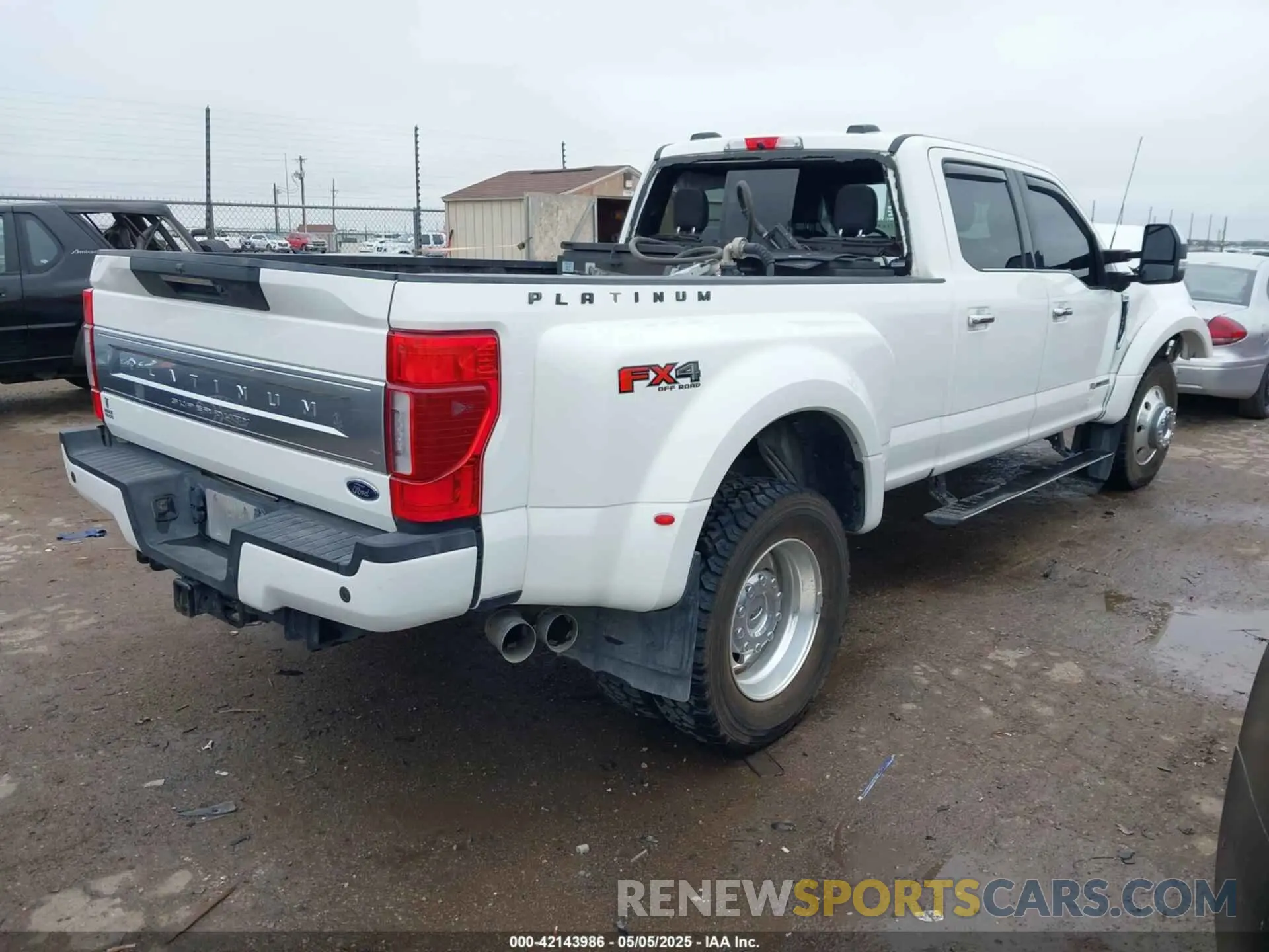 4 Photograph of a damaged car 1FT8W4DT3NED85898 FORD F-450 2022