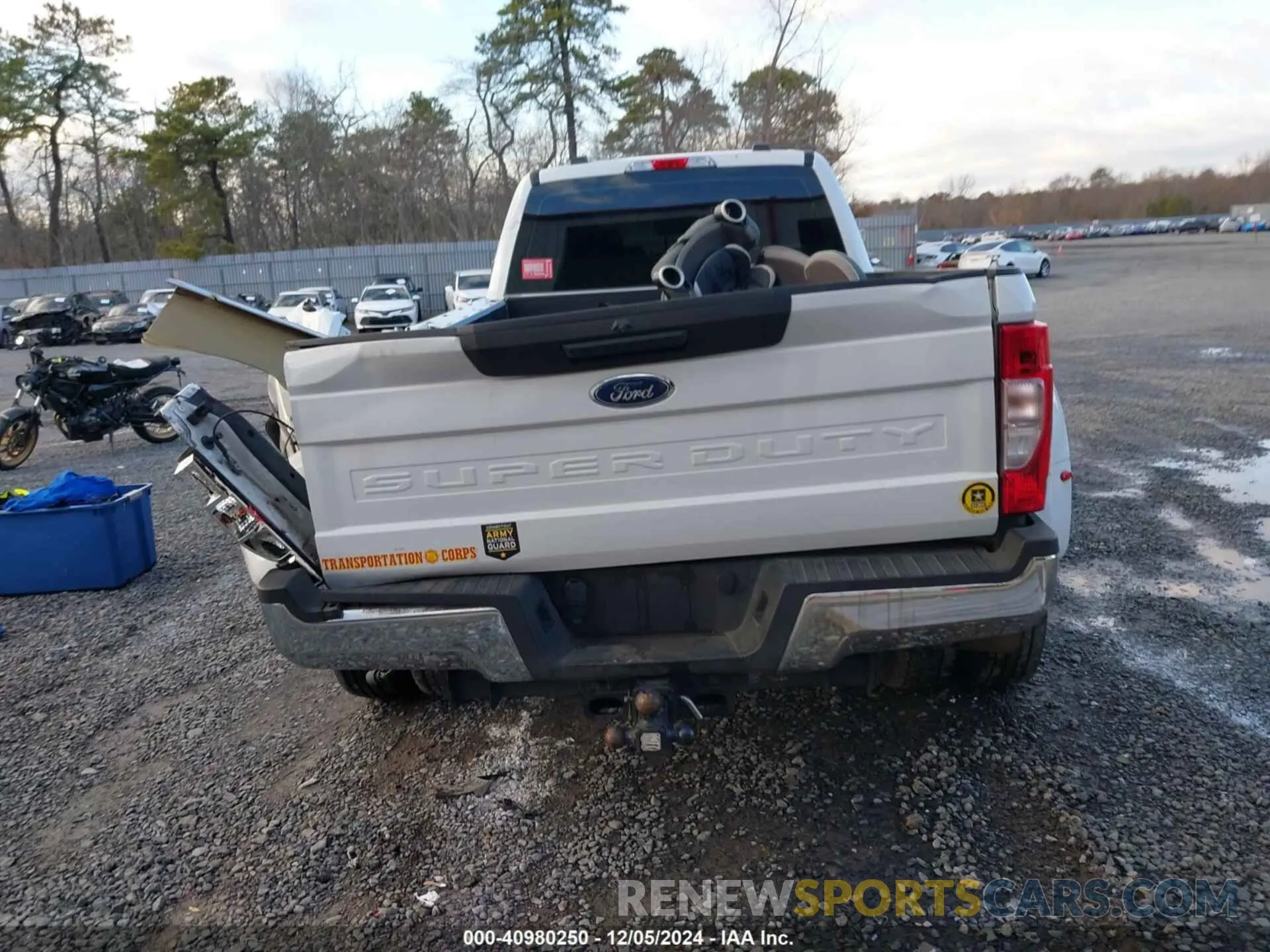 15 Photograph of a damaged car 1FT8W4DT9NEF18342 FORD F-450 2022