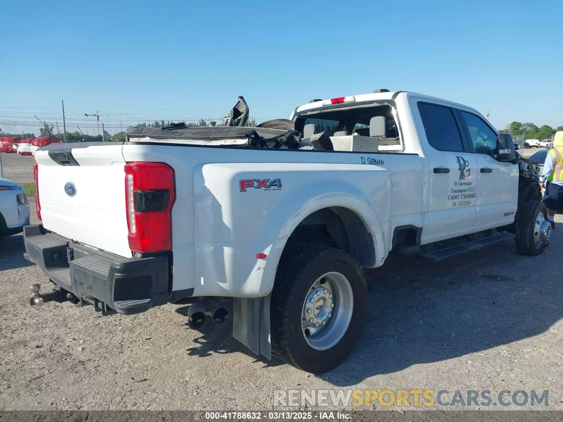 4 Photograph of a damaged car 1FT8W4DT0PED32725 FORD F-450 2023
