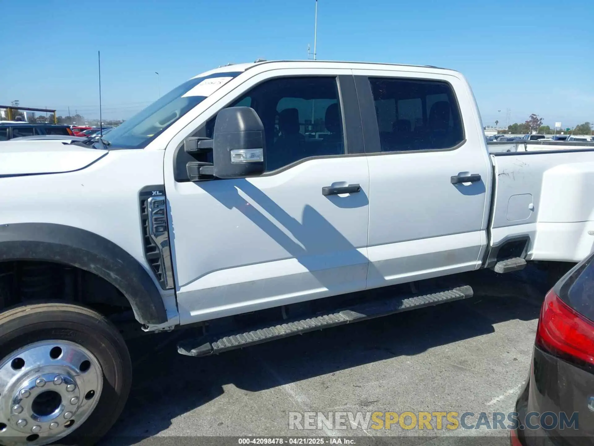 13 Photograph of a damaged car 1FT8W4DT9PEC25916 FORD F-450 2023