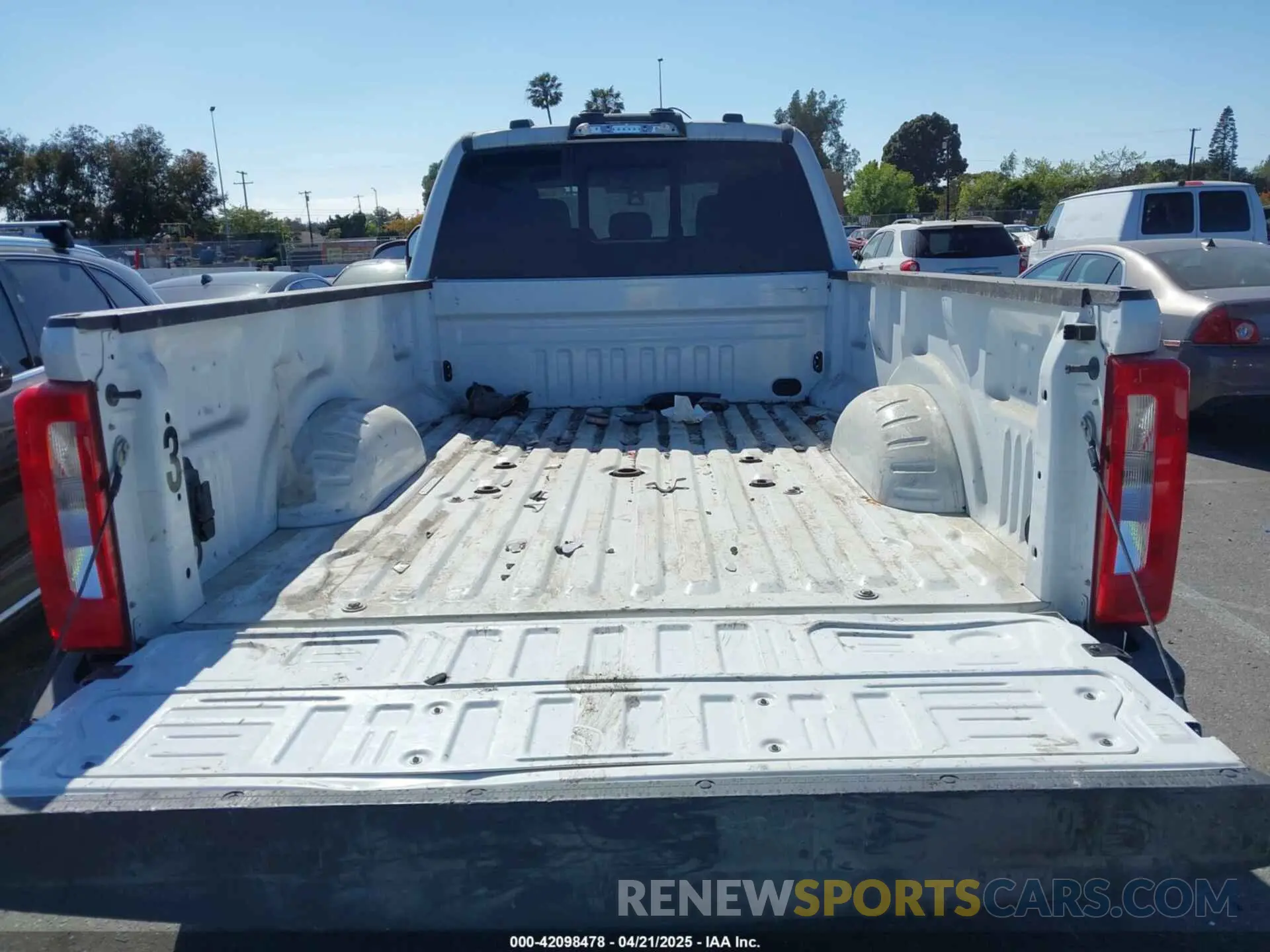 6 Photograph of a damaged car 1FT8W4DT9PEC25916 FORD F-450 2023