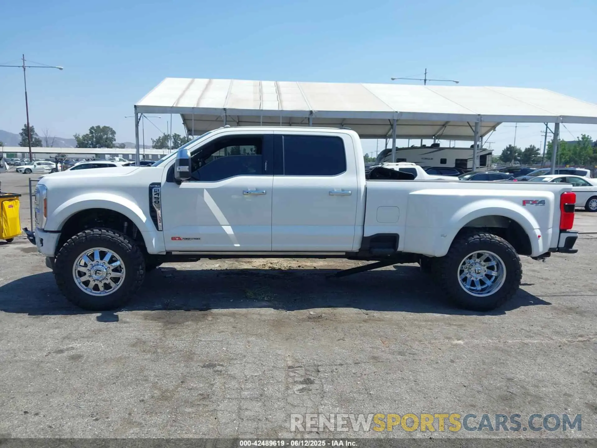 15 Photograph of a damaged car 1FT8W4DM7REF05832 FORD F-450 2024