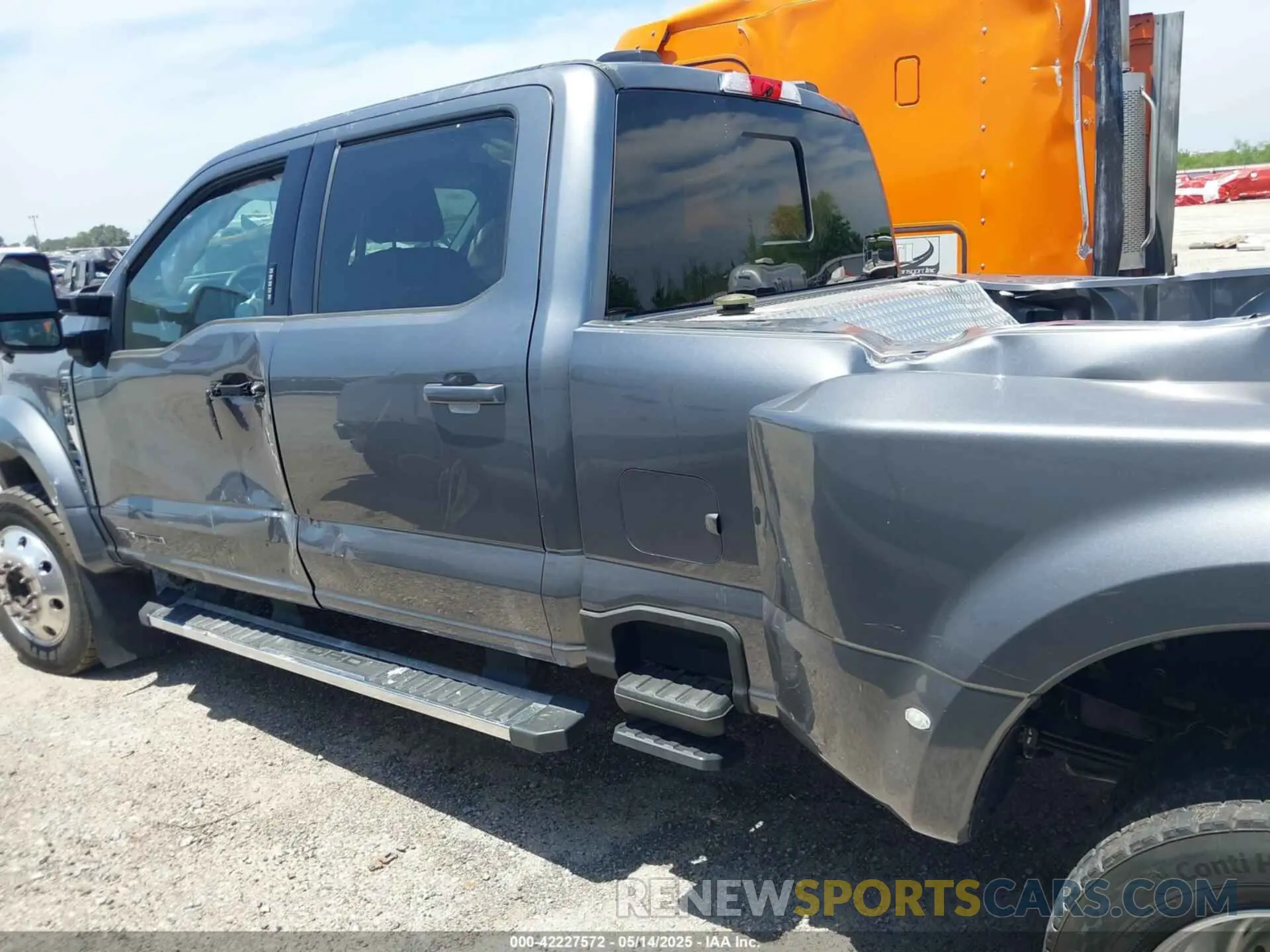 15 Photograph of a damaged car 1FT8W4DT4RED94387 FORD F-450 2024