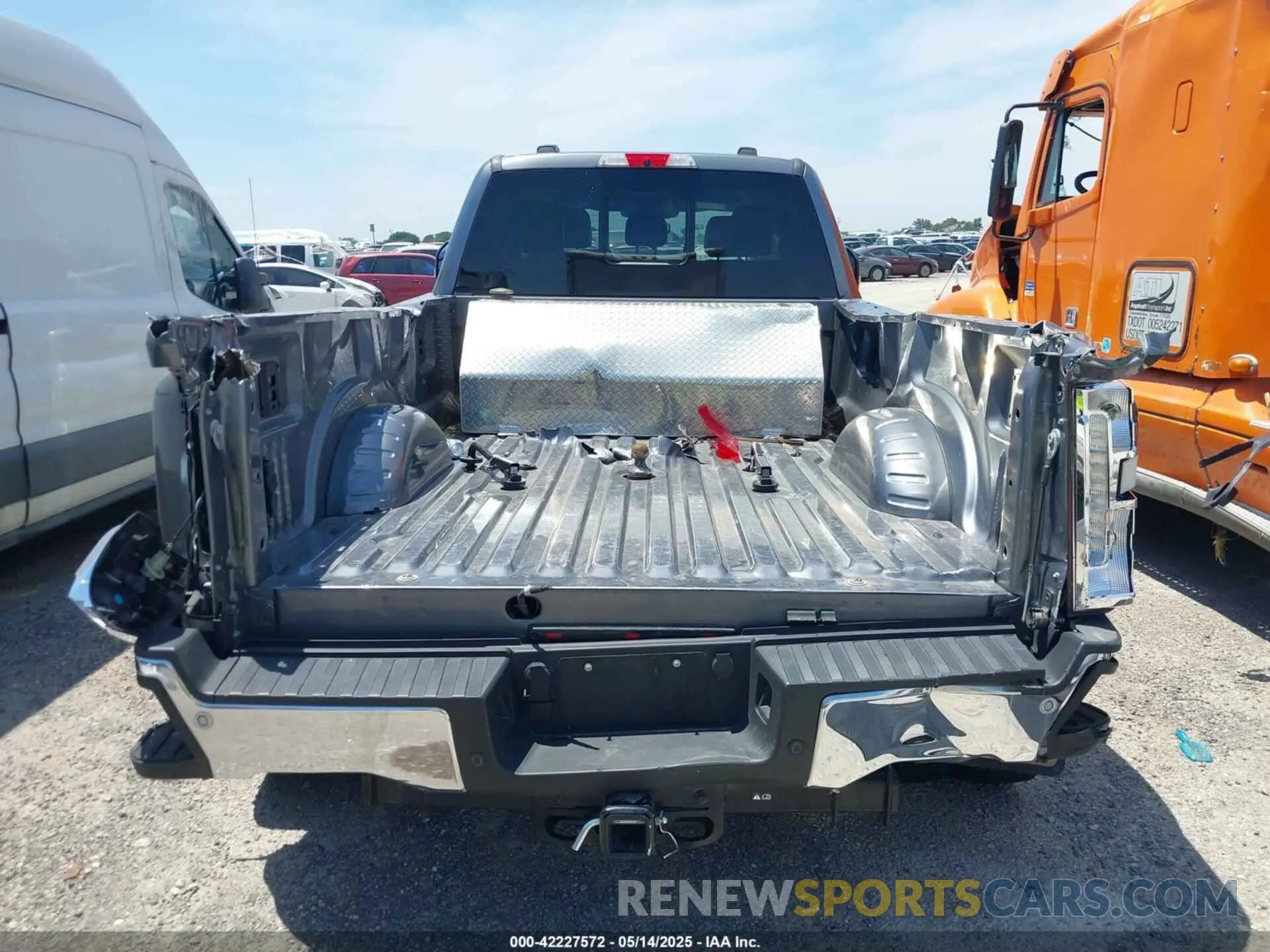 16 Photograph of a damaged car 1FT8W4DT4RED94387 FORD F-450 2024
