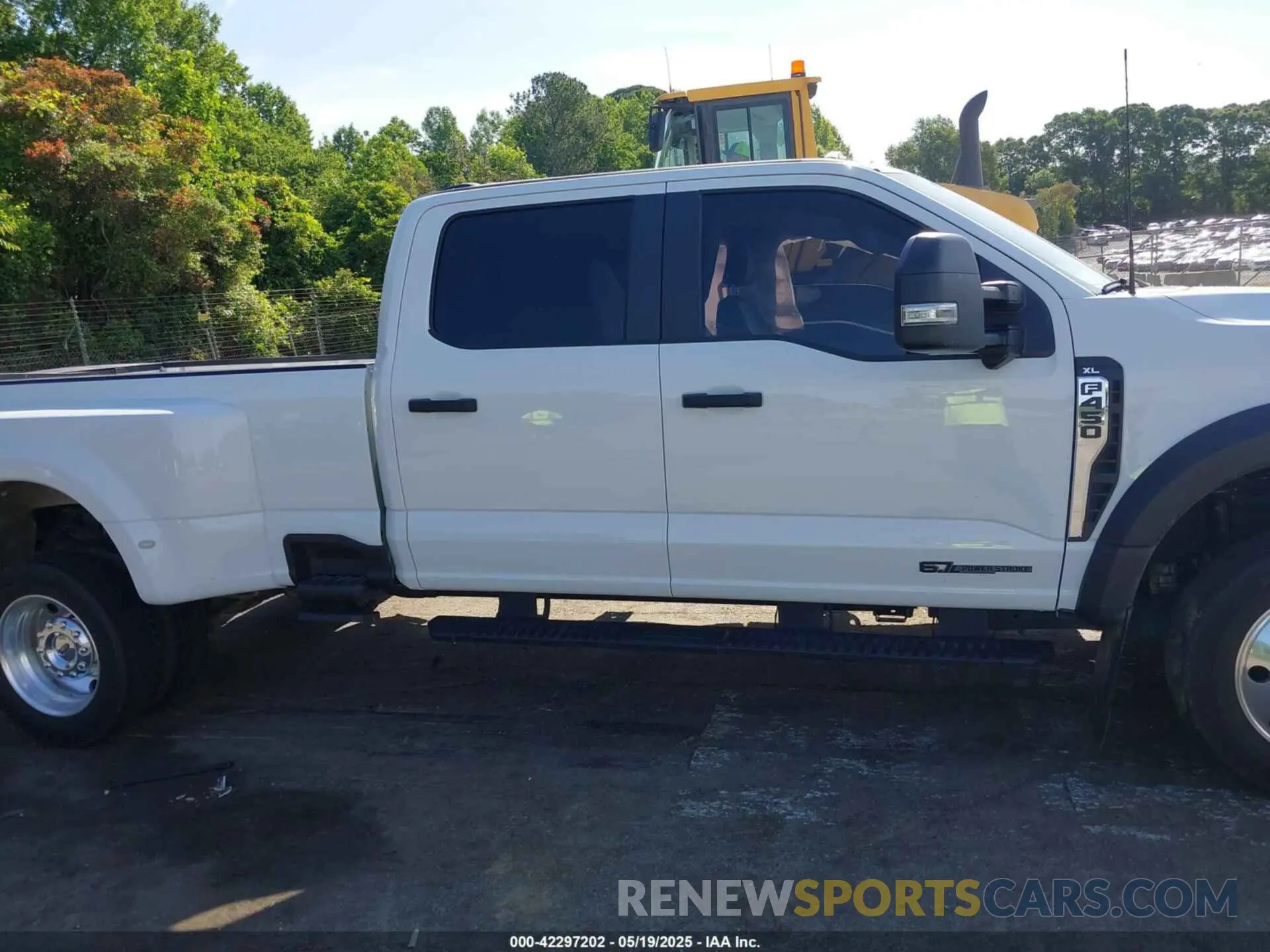 13 Photograph of a damaged car 1FT8W4DT8REC34481 FORD F-450 2024