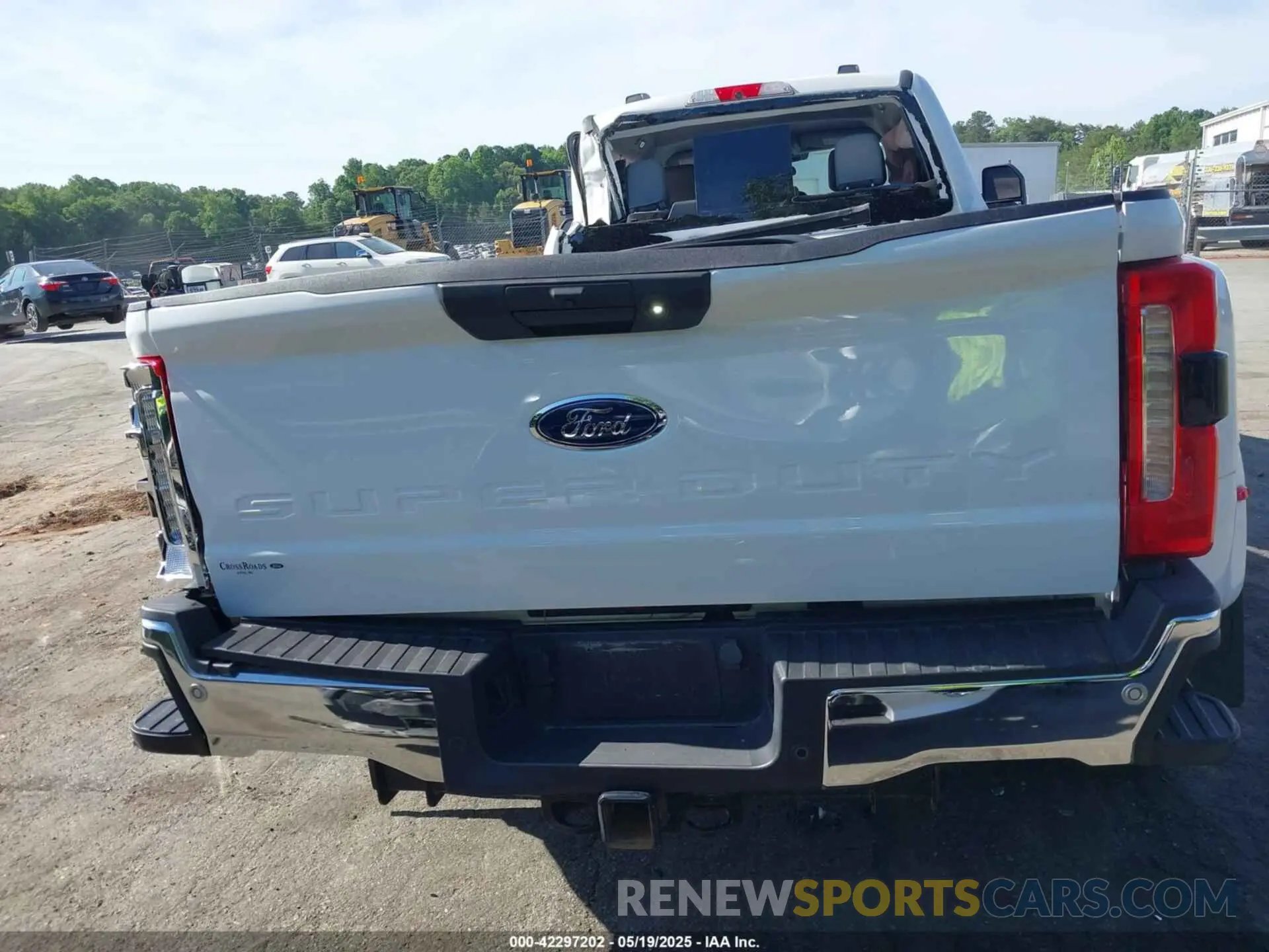 15 Photograph of a damaged car 1FT8W4DT8REC34481 FORD F-450 2024