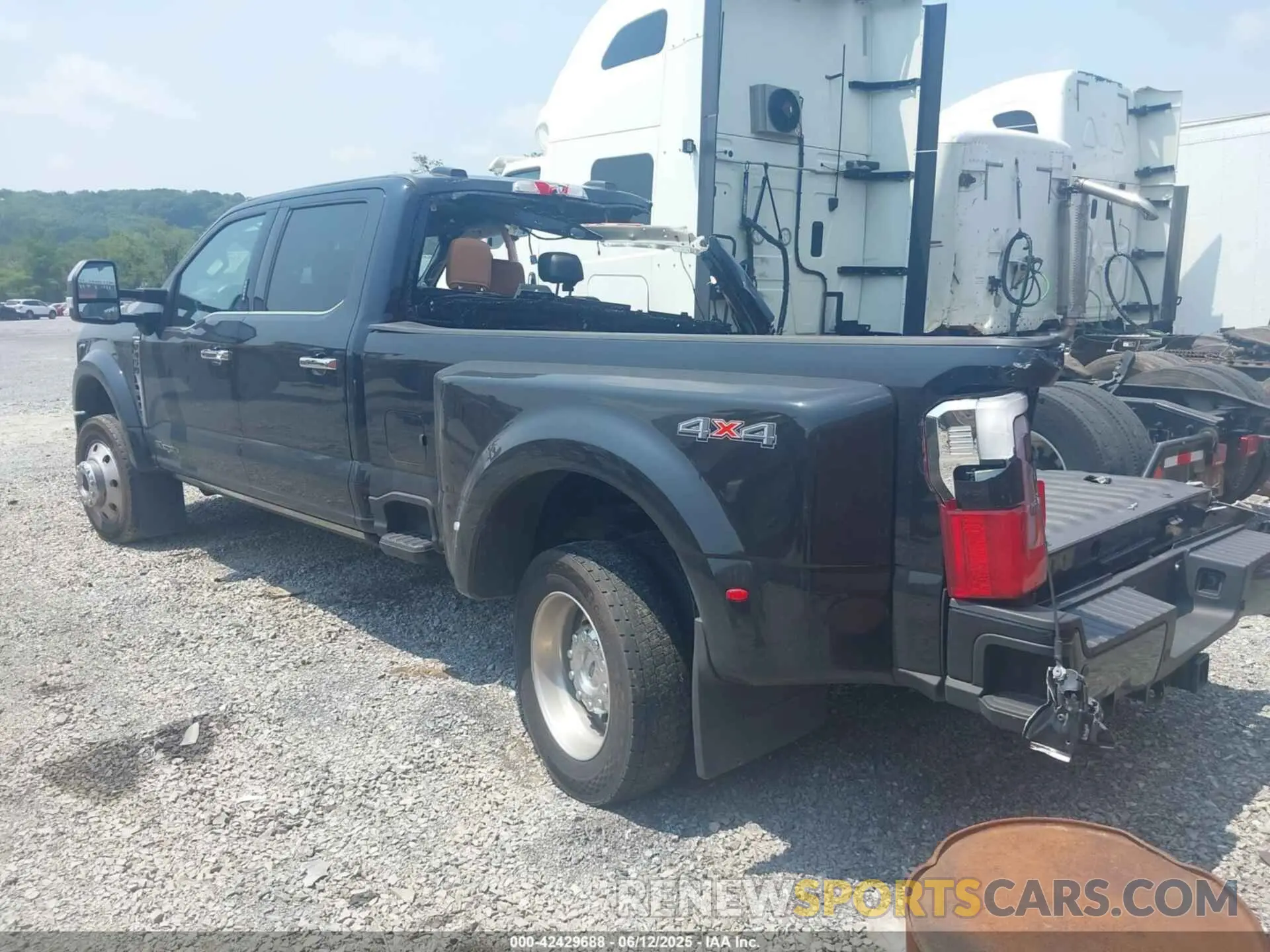 3 Photograph of a damaged car 1FT8W4DT9REF24843 FORD F-450 2024