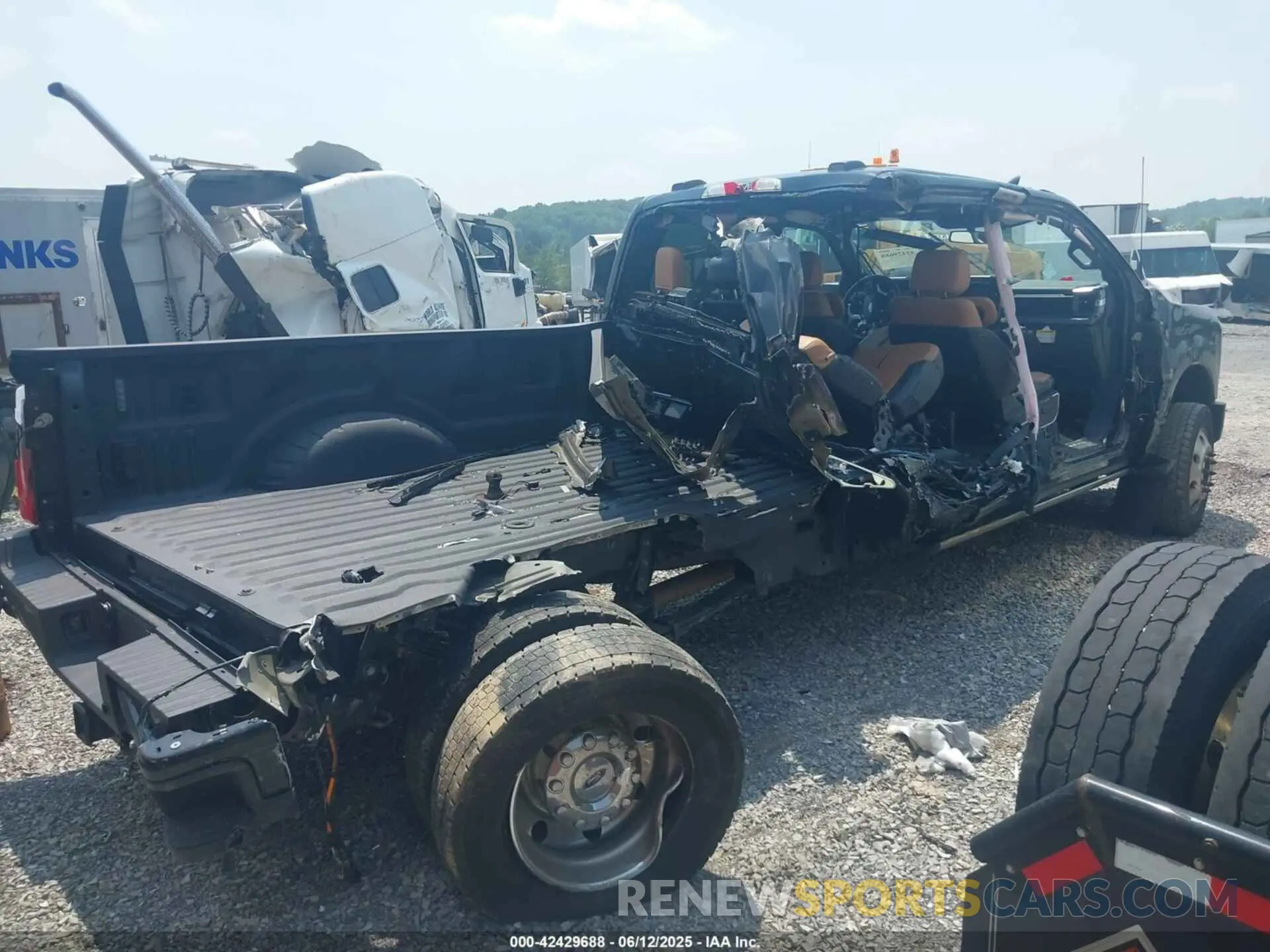 4 Photograph of a damaged car 1FT8W4DT9REF24843 FORD F-450 2024