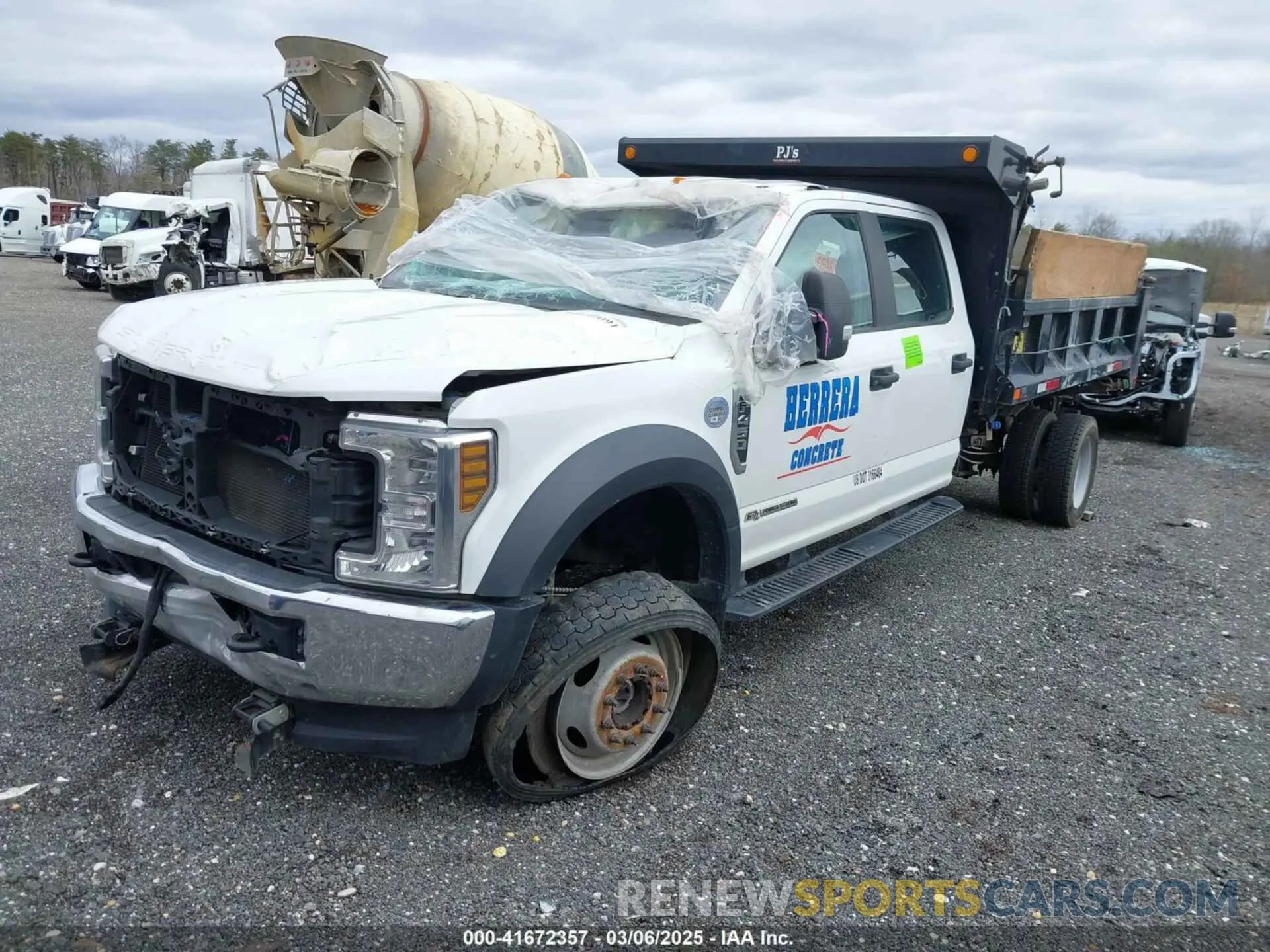 2 Photograph of a damaged car 1FD9W4HT0KEF85725 FORD F-450 CHASSIS 2019