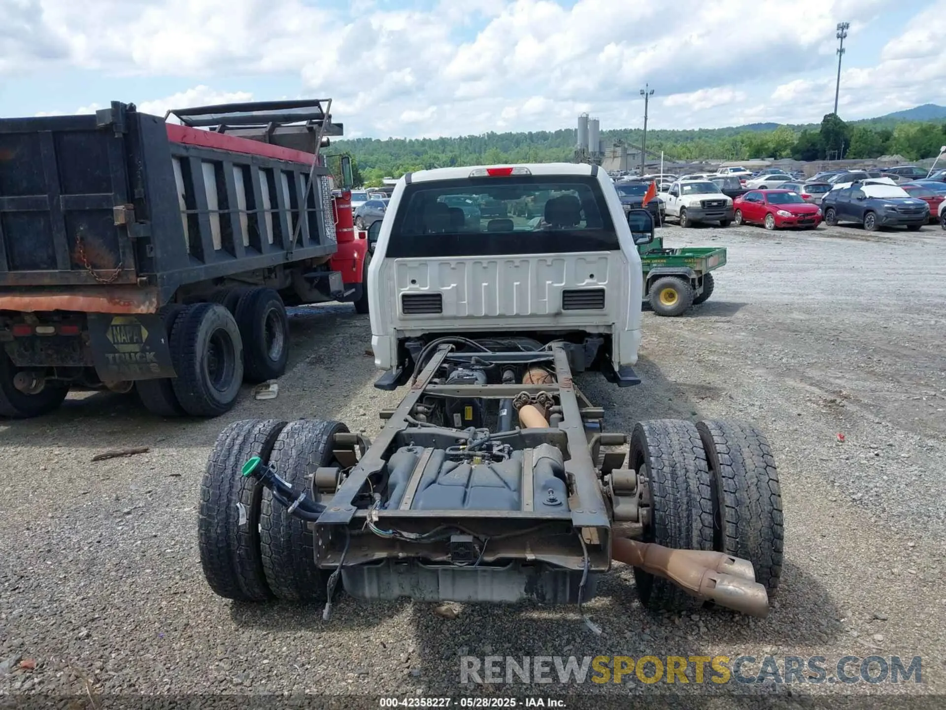15 Photograph of a damaged car 1FD9X4HT0KEE68921 FORD F-450 CHASSIS 2019