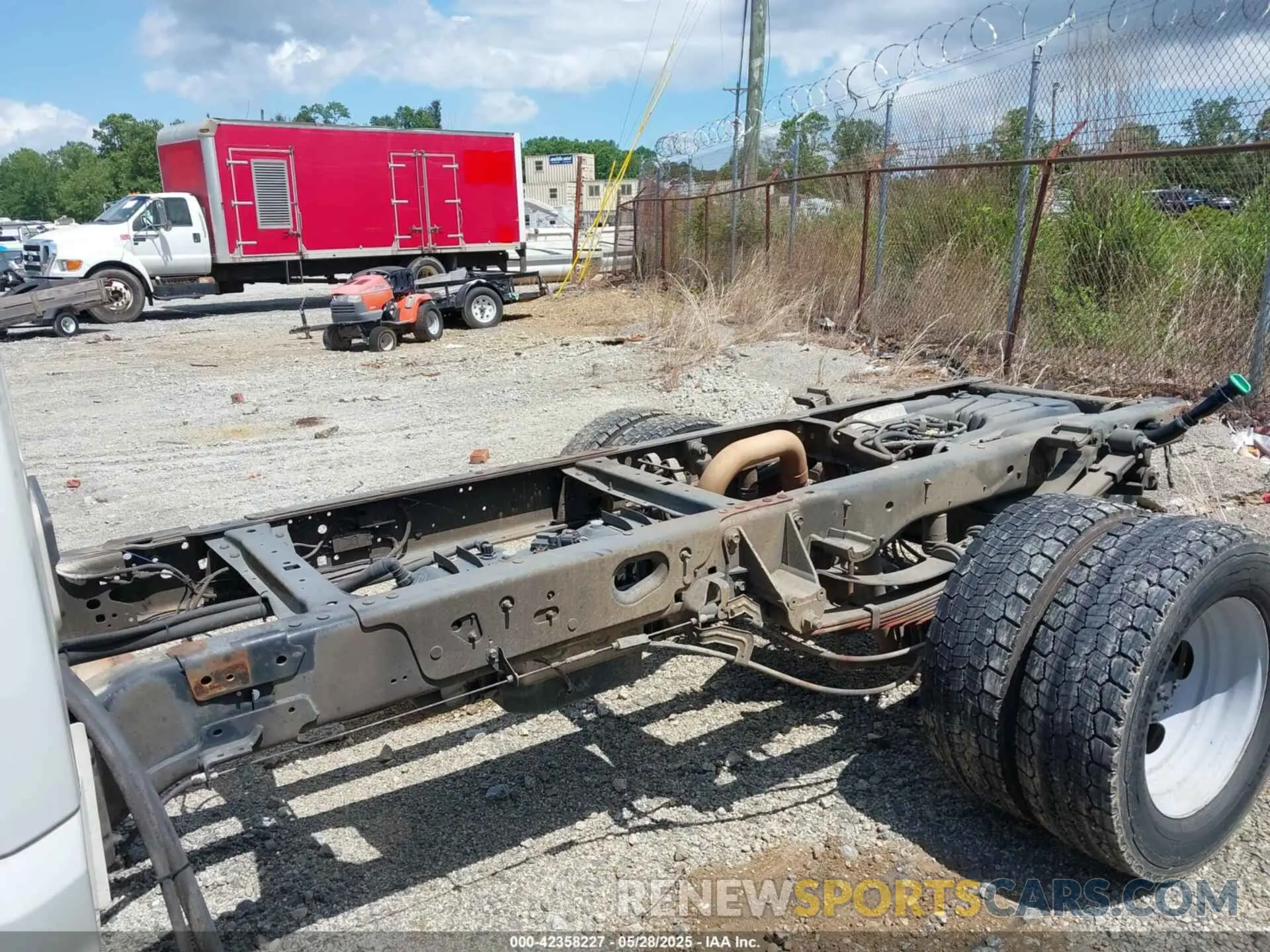 16 Photograph of a damaged car 1FD9X4HT0KEE68921 FORD F-450 CHASSIS 2019