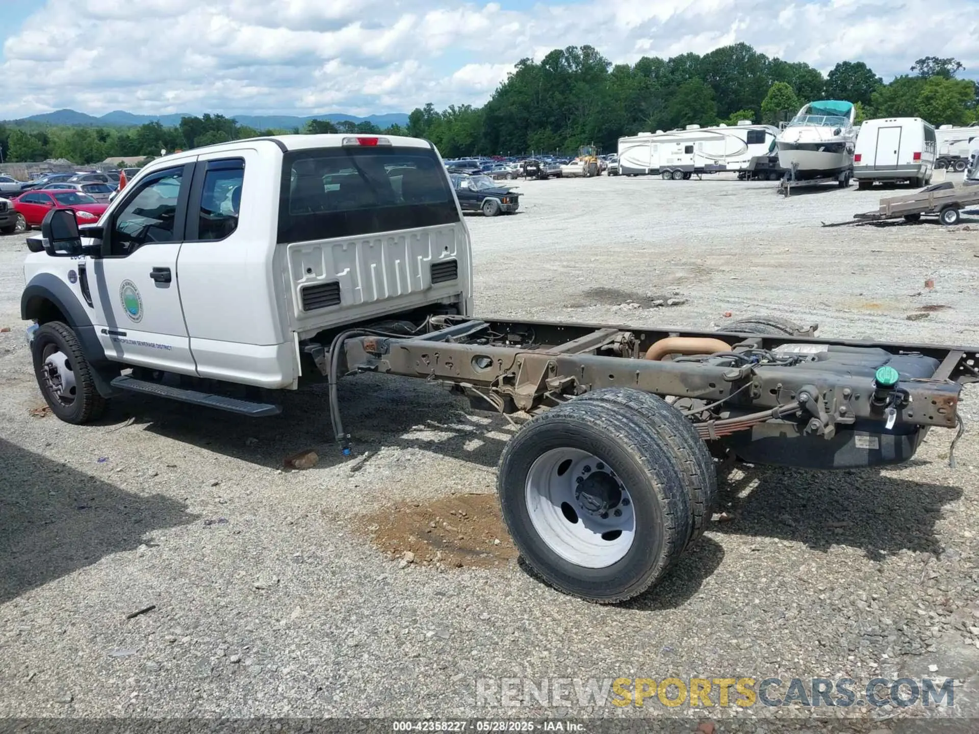3 Photograph of a damaged car 1FD9X4HT0KEE68921 FORD F-450 CHASSIS 2019