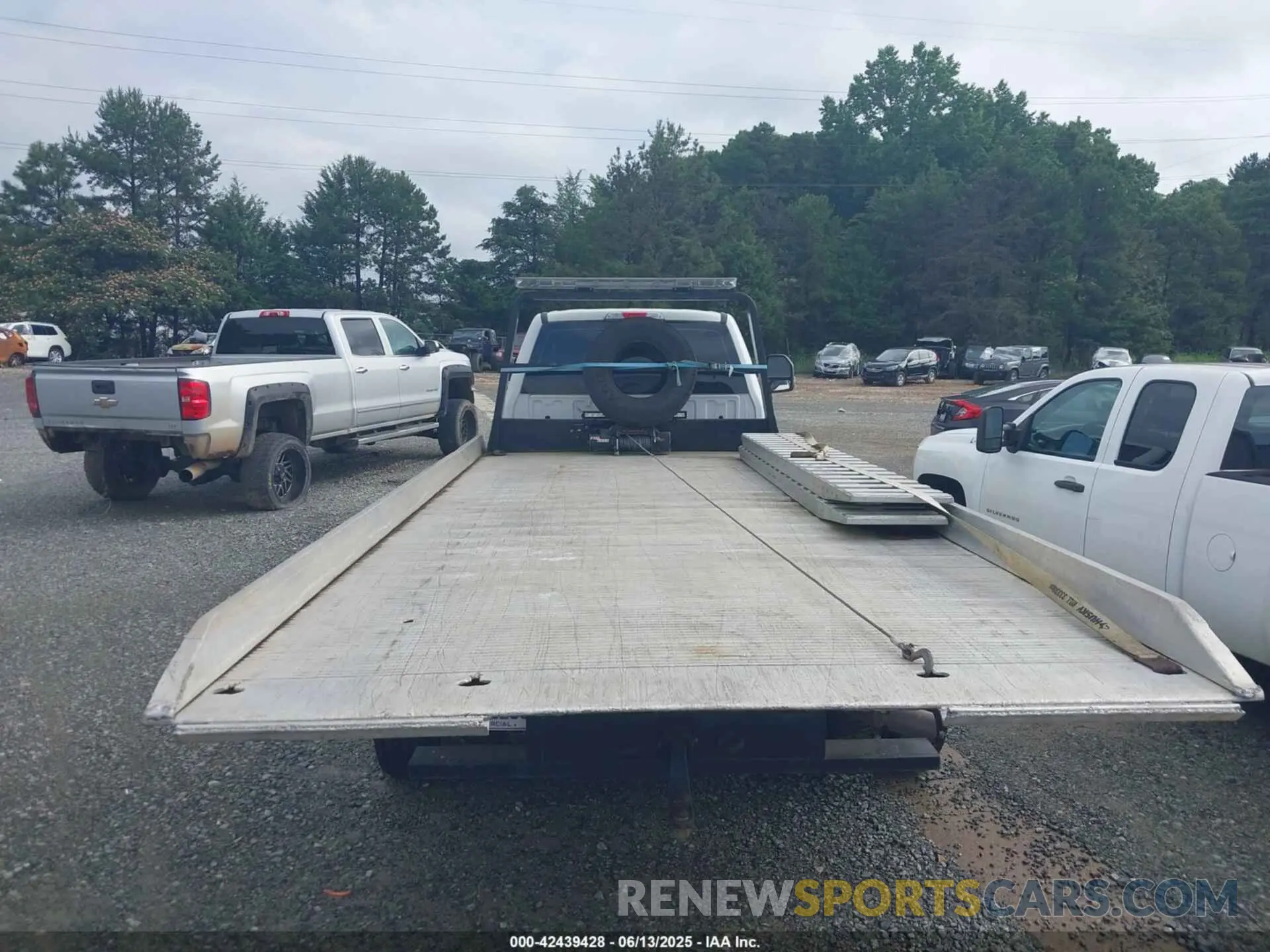 15 Photograph of a damaged car 1FDUF4HT1KDA05110 FORD F-450 CHASSIS 2019