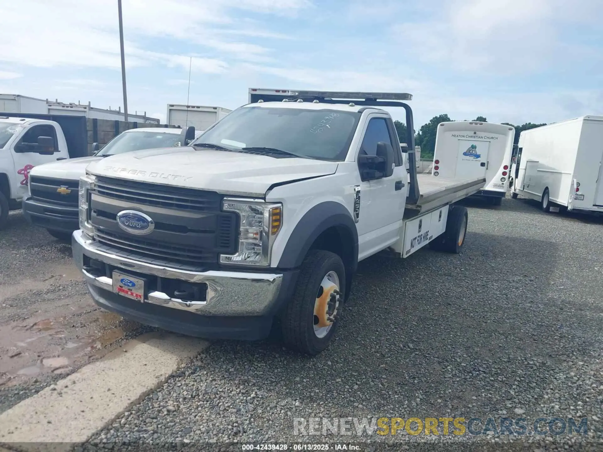 2 Photograph of a damaged car 1FDUF4HT1KDA05110 FORD F-450 CHASSIS 2019