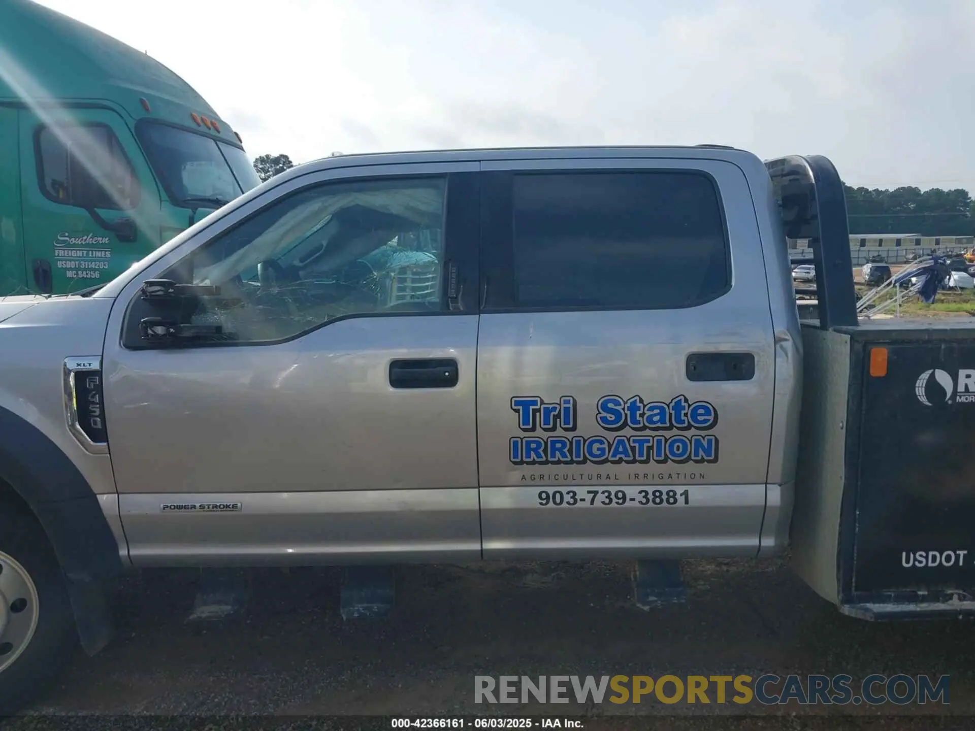 14 Photograph of a damaged car 1FD0W4HT8MEC42382 FORD F-450 CHASSIS 2021