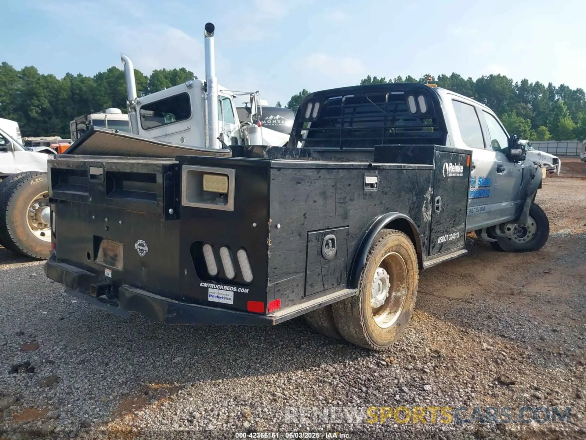 4 Photograph of a damaged car 1FD0W4HT8MEC42382 FORD F-450 CHASSIS 2021