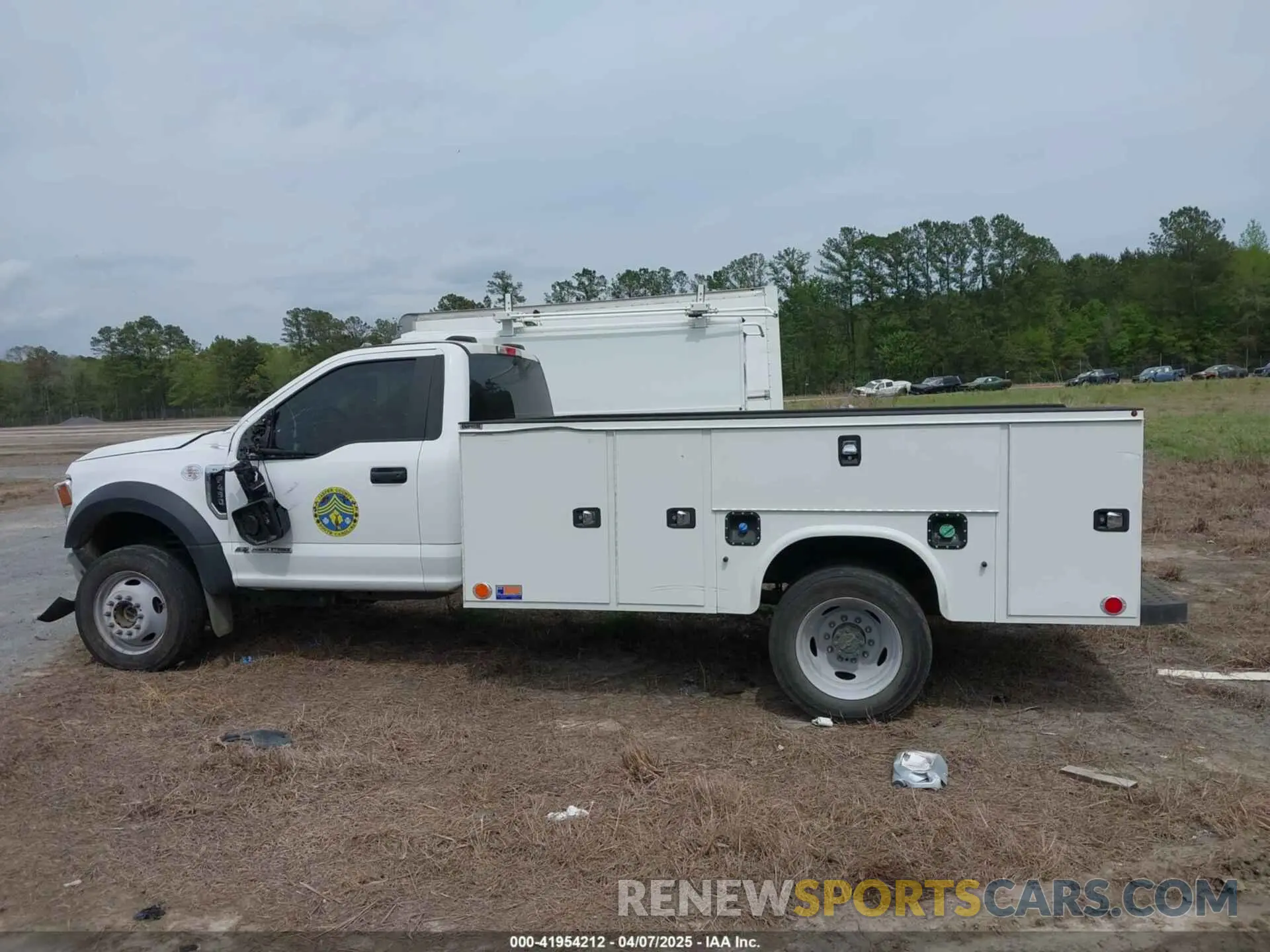 14 Photograph of a damaged car 1FDUF4HT9NDA25030 FORD F-450 CHASSIS 2022