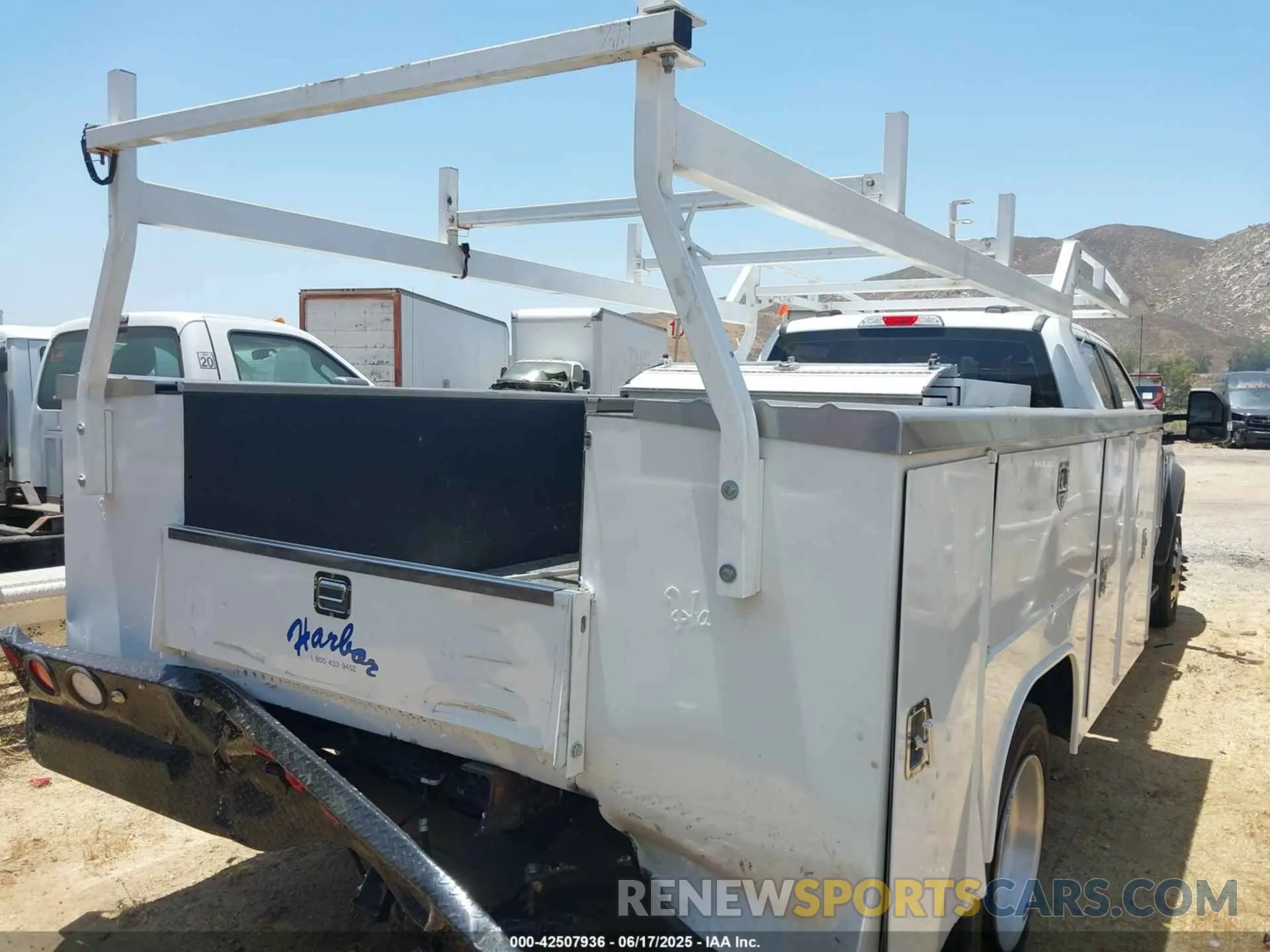 4 Photograph of a damaged car 1FD0W4GT2PED65181 FORD F-450 CHASSIS 2023