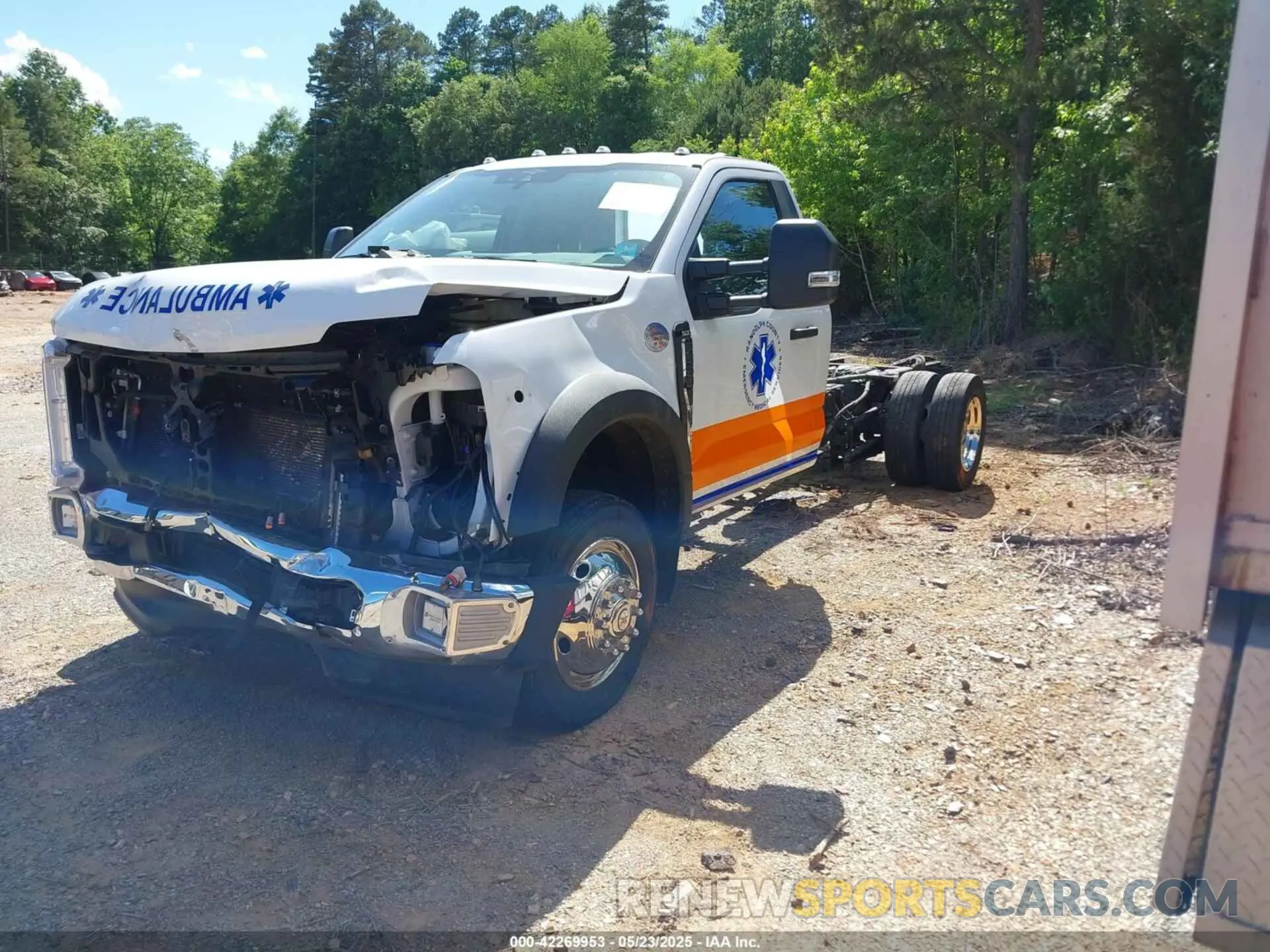 2 Photograph of a damaged car 1FDUF4HTXPDA06103 FORD F-450 CHASSIS 2023