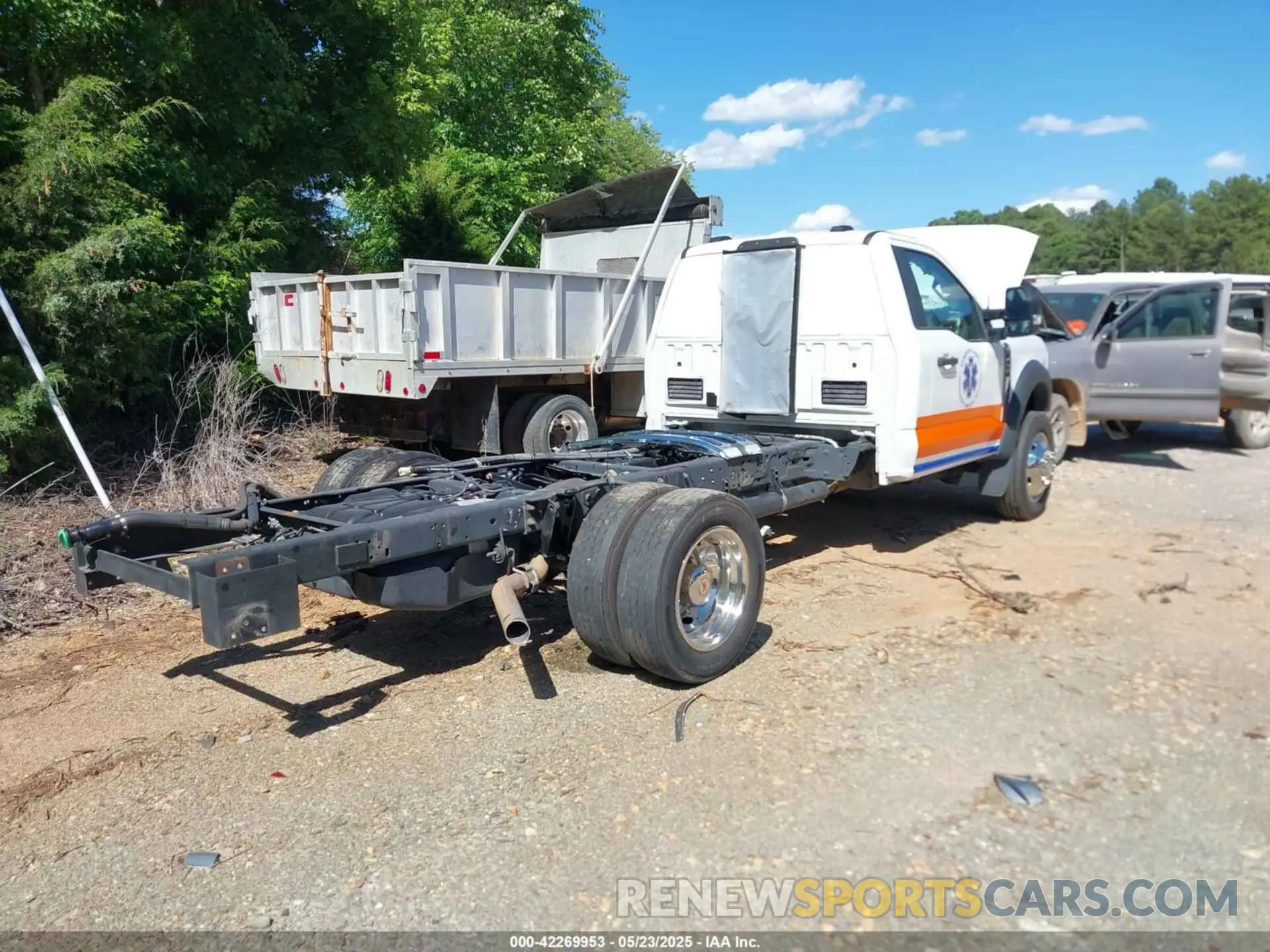 4 Photograph of a damaged car 1FDUF4HTXPDA06103 FORD F-450 CHASSIS 2023
