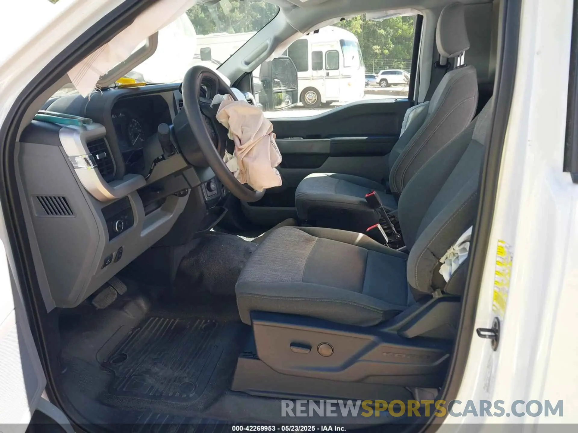 7 Photograph of a damaged car 1FDUF4HTXPDA06103 FORD F-450 CHASSIS 2023