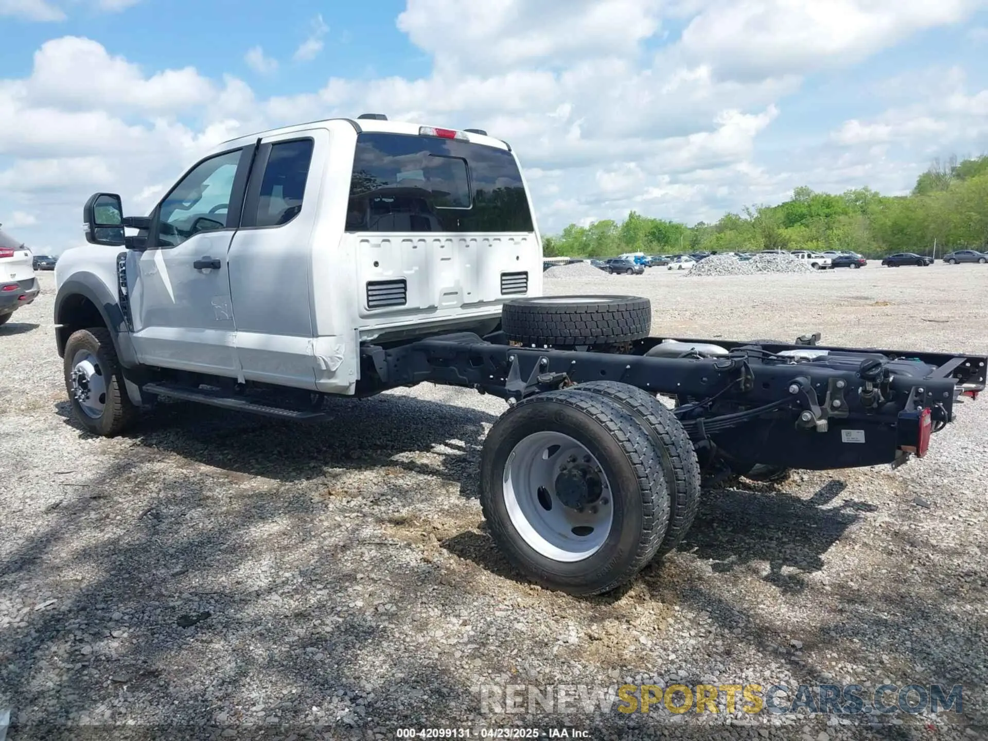 3 Photograph of a damaged car 1FD0X4HN8REE01195 FORD F-450 CHASSIS 2024