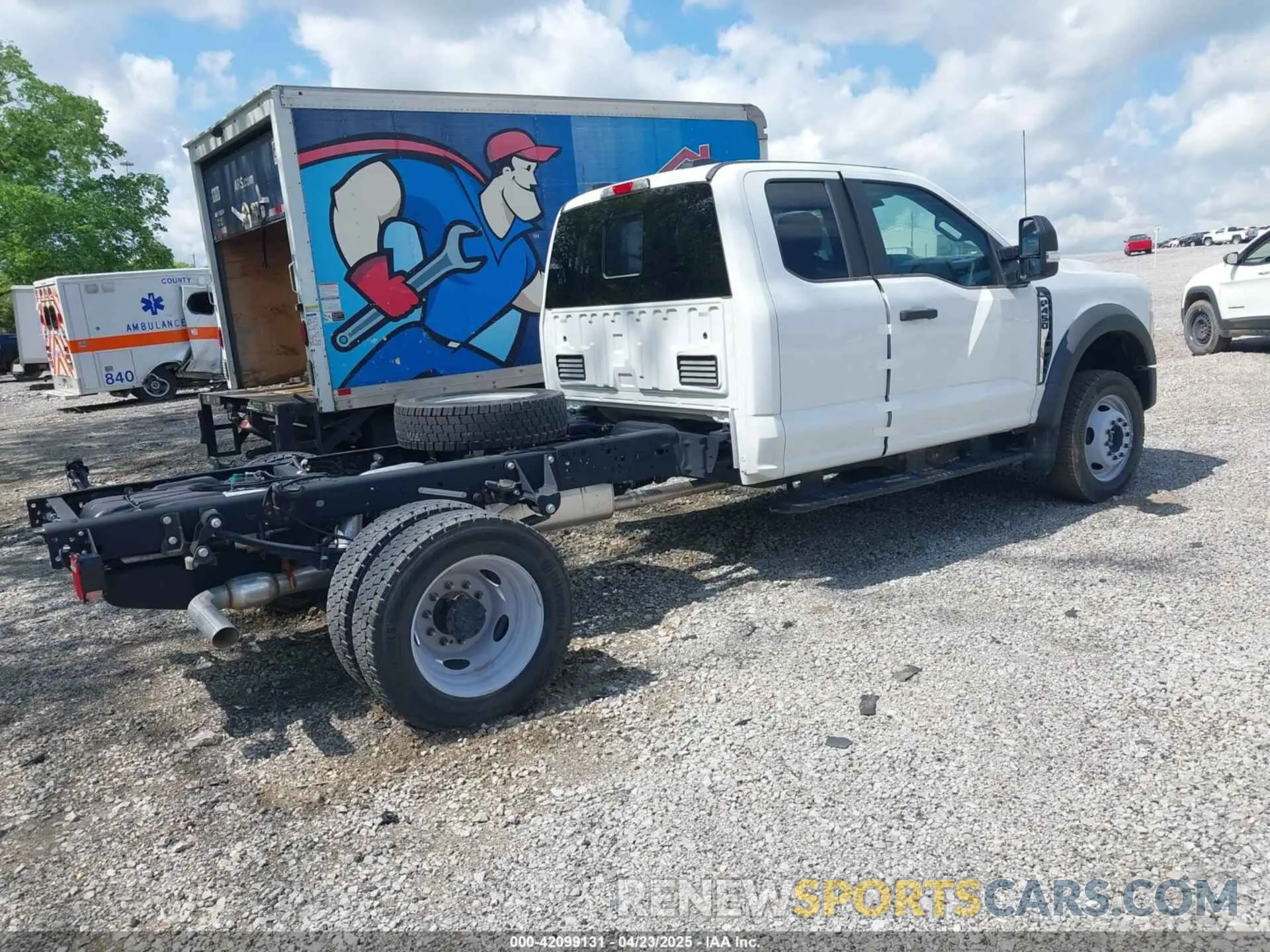 4 Photograph of a damaged car 1FD0X4HN8REE01195 FORD F-450 CHASSIS 2024