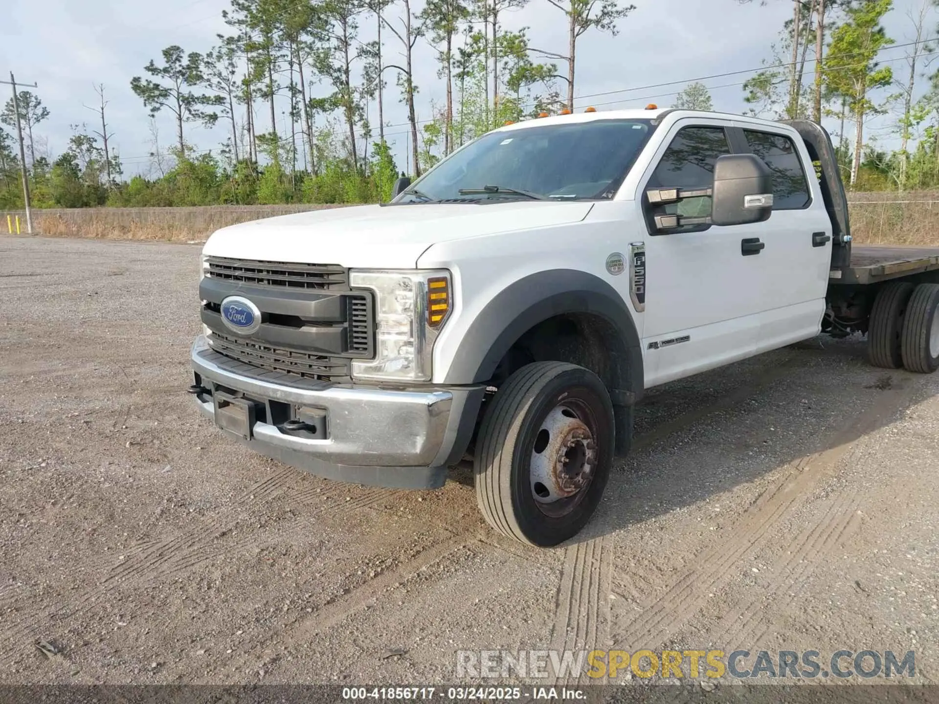 2 Photograph of a damaged car 1FD0W5GT0KEG57605 FORD F-550 CHASSIS 2019