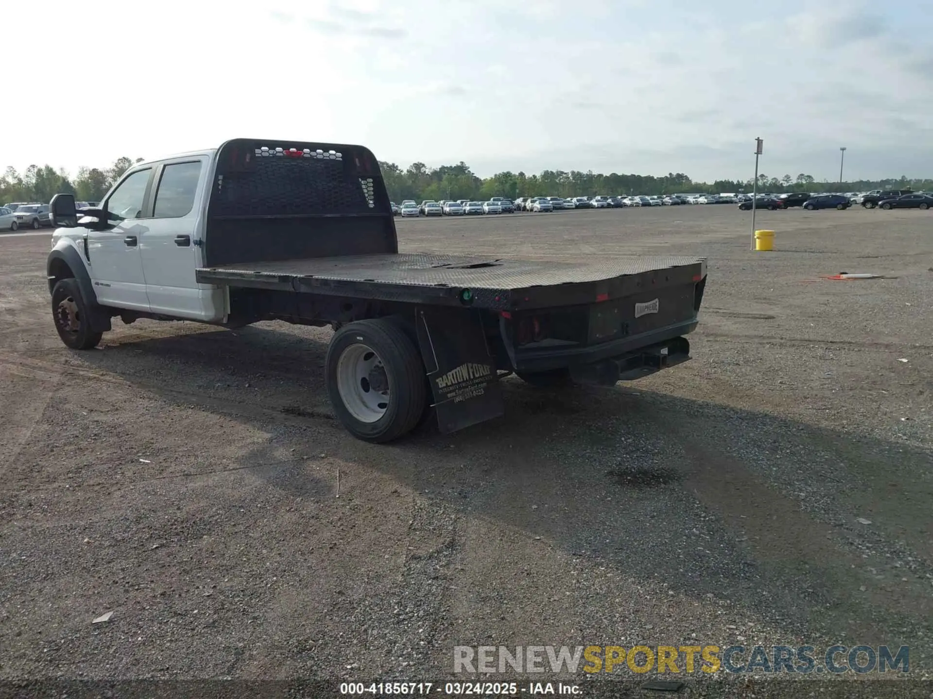 3 Photograph of a damaged car 1FD0W5GT0KEG57605 FORD F-550 CHASSIS 2019