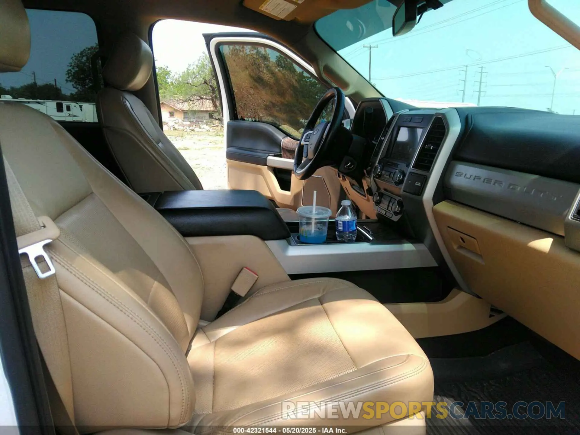 19 Photograph of a damaged car 1FD0W5GT2KED71562 FORD F-550 CHASSIS 2019