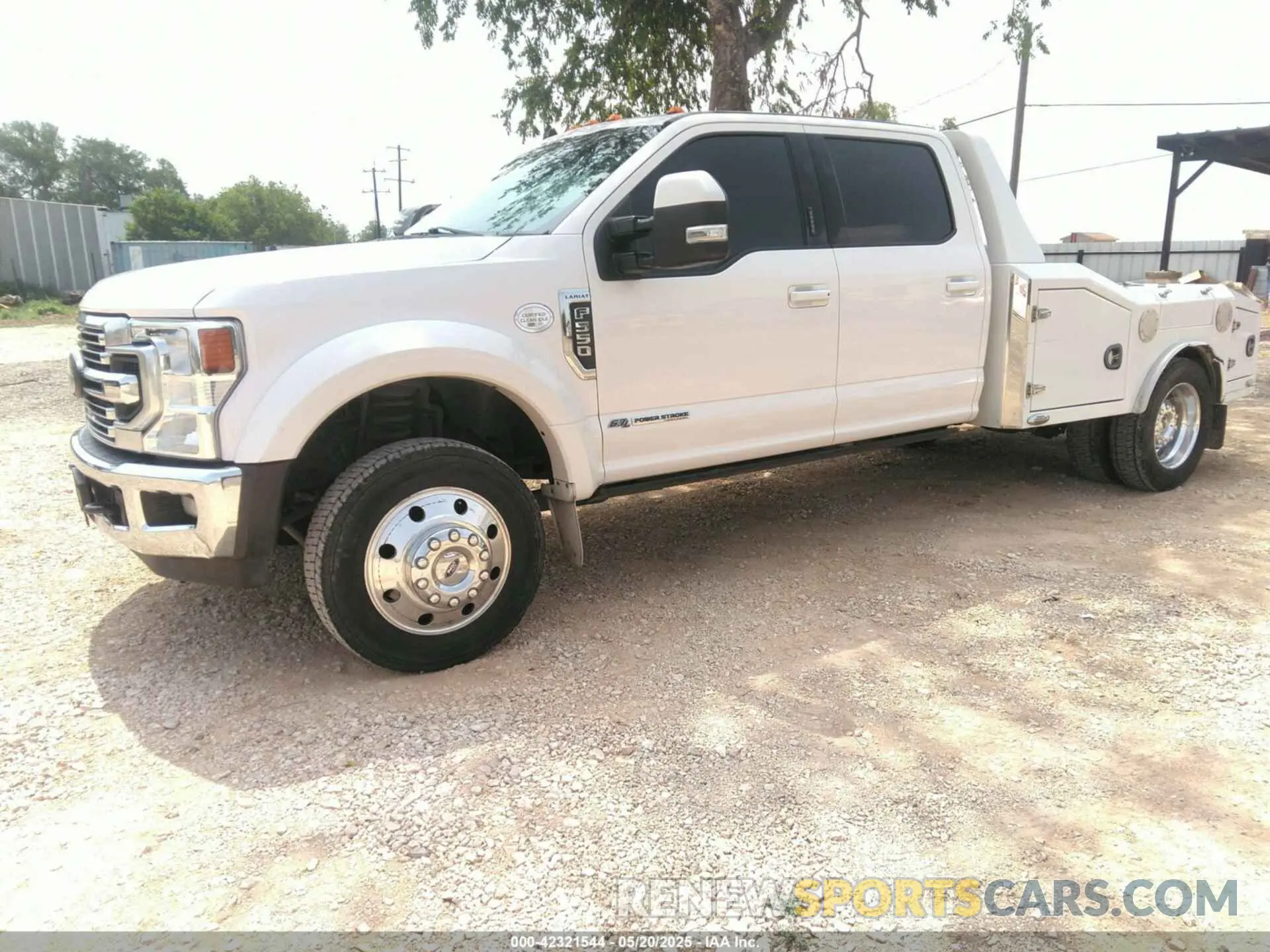 2 Photograph of a damaged car 1FD0W5GT2KED71562 FORD F-550 CHASSIS 2019
