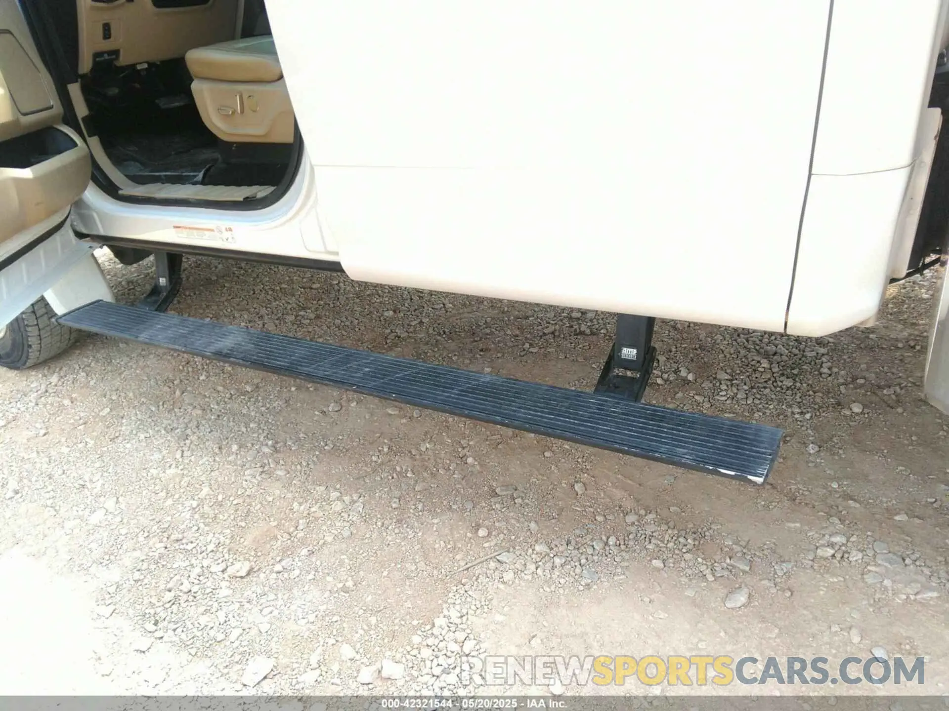 20 Photograph of a damaged car 1FD0W5GT2KED71562 FORD F-550 CHASSIS 2019