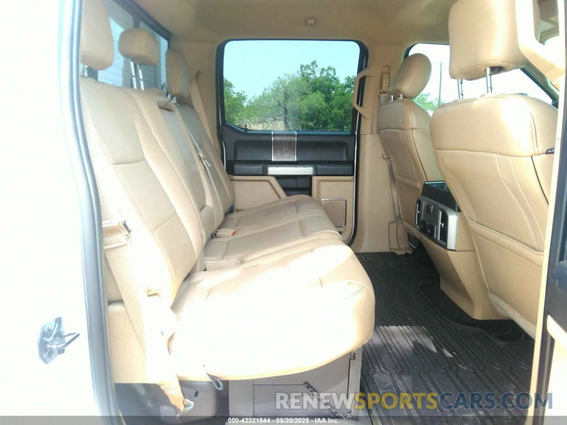 7 Photograph of a damaged car 1FD0W5GT2KED71562 FORD F-550 CHASSIS 2019