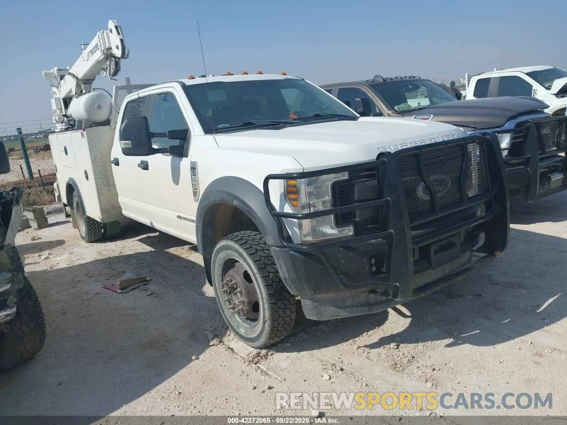 1 Photograph of a damaged car 1FD0W5HT7KED85391 FORD F-550 CHASSIS 2019