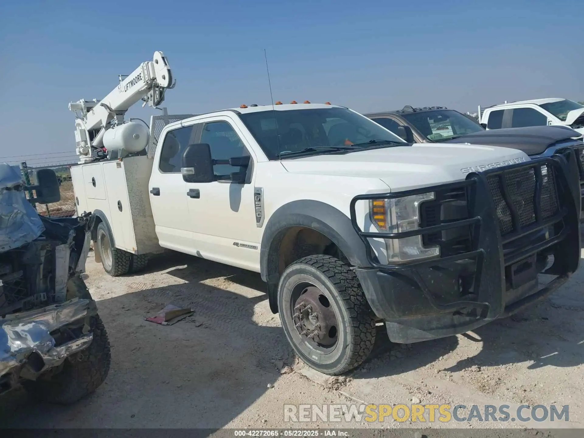 12 Photograph of a damaged car 1FD0W5HT7KED85391 FORD F-550 CHASSIS 2019